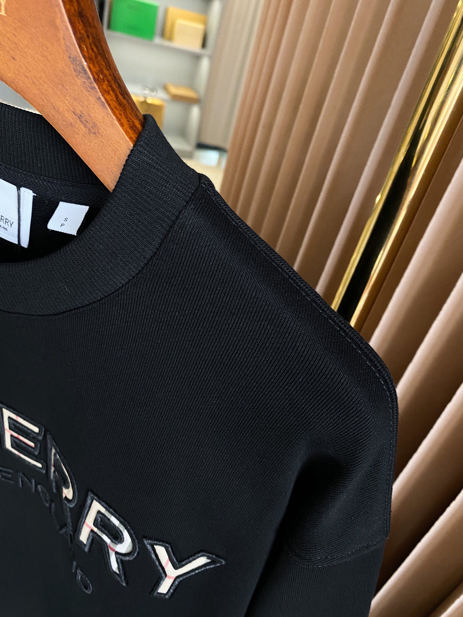 Burberry Unisex Sweatshirt Size S-XXL