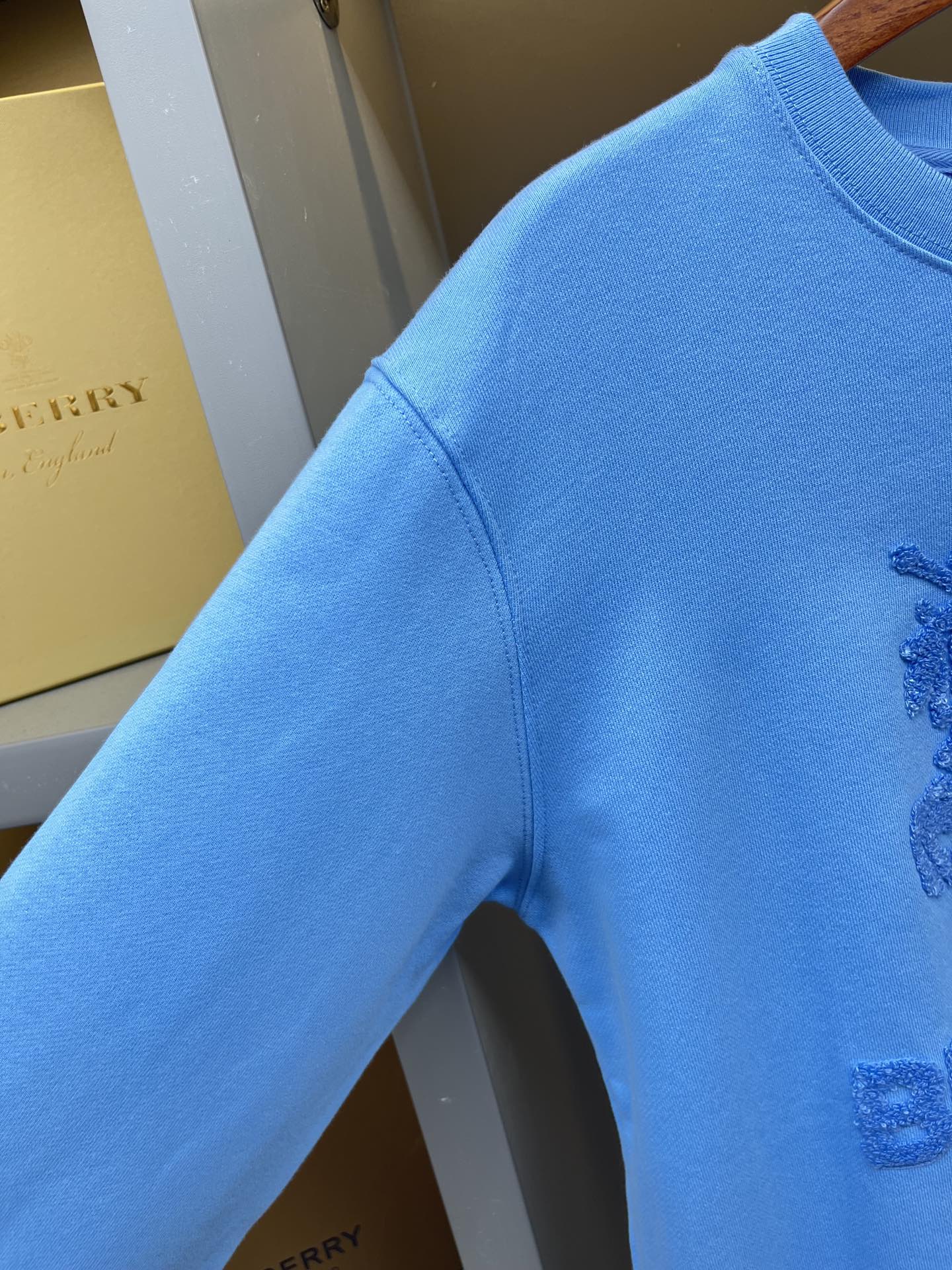 Burberry Unisex Sweatshirt Size S-XXL