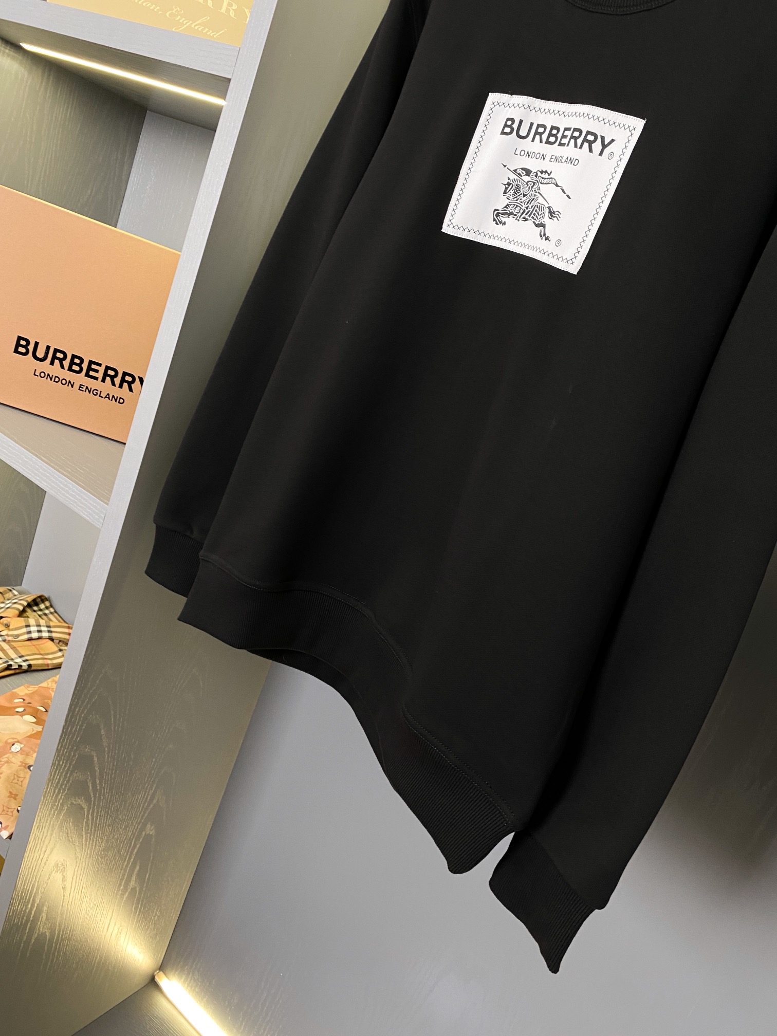 Burberry Unisex Sweatshirt Size S-XXL