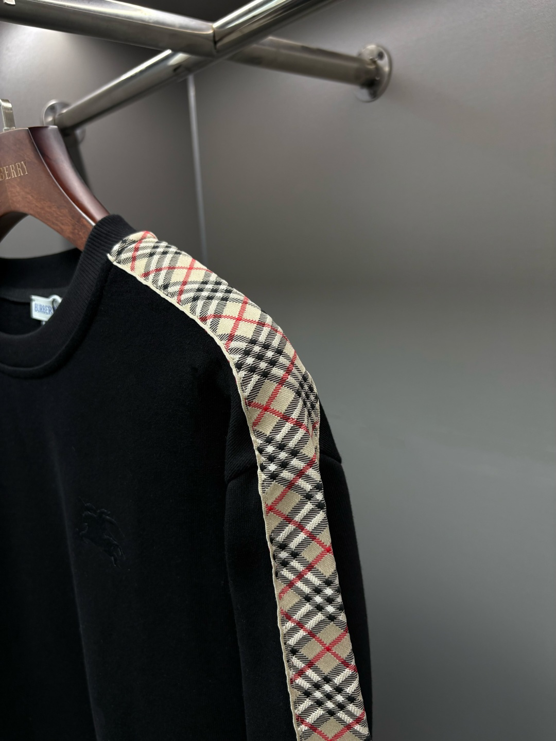 Burberry Unisex Sweatshirt Size S-XXL