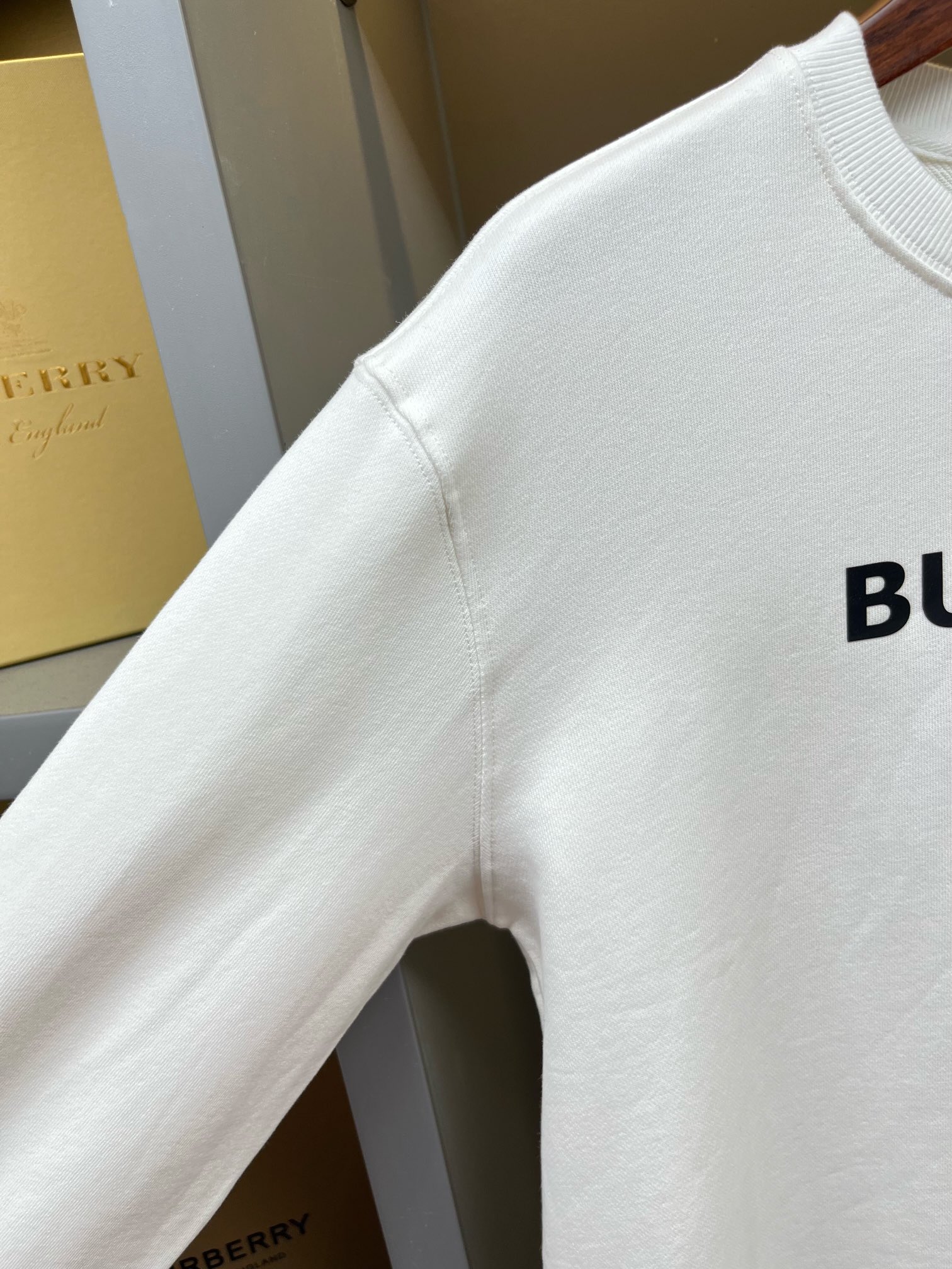 Burberry Unisex Sweatshirt Size S-XXL