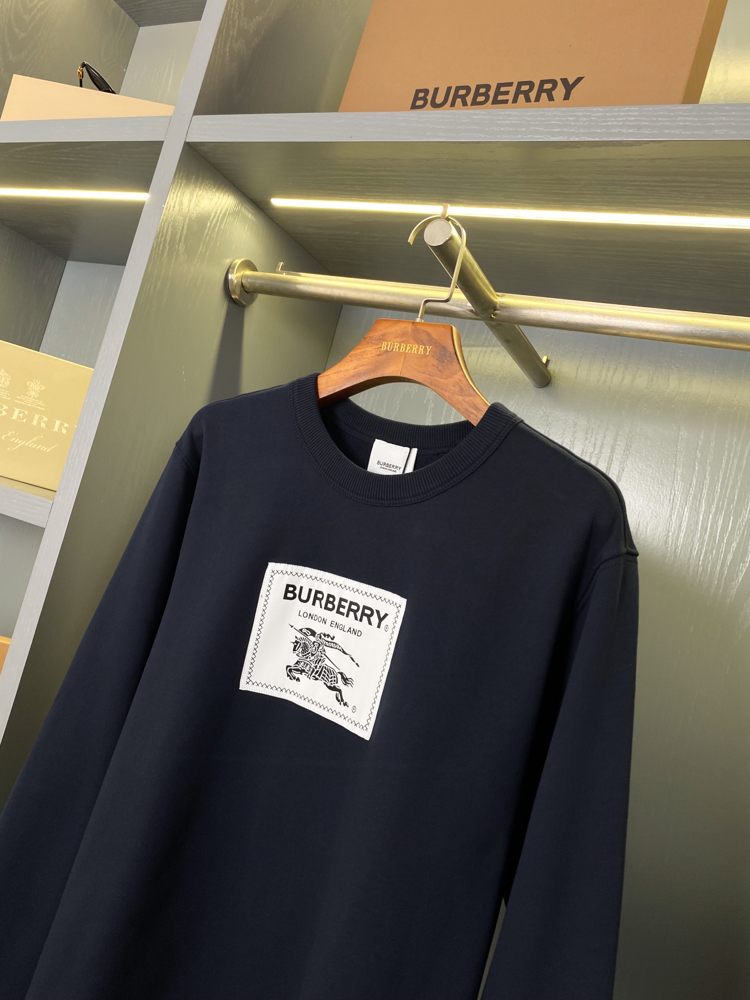 Burberry Unisex Sweatshirt Size S-XXL
