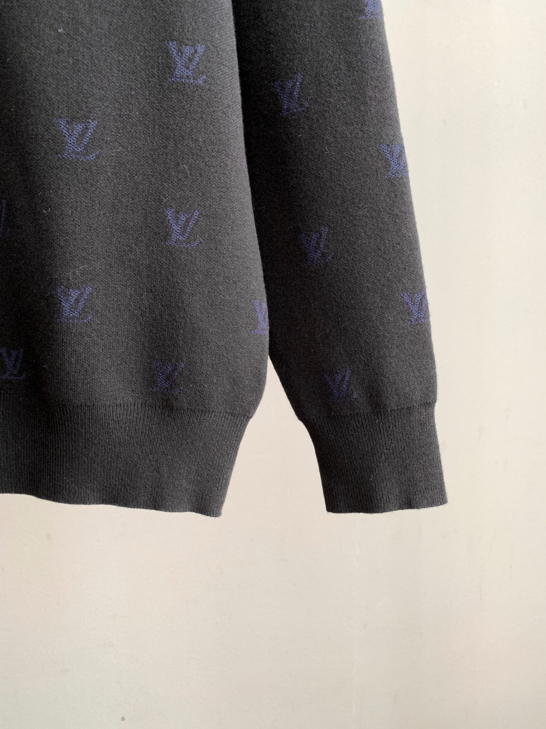 Louis Vuitton Unisex Sweatshirt Size S-XXL