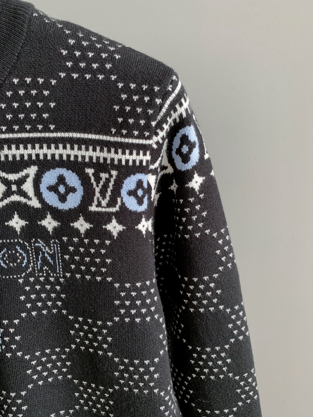 Louis Vuitton Unisex Sweatshirt Size S-XXL