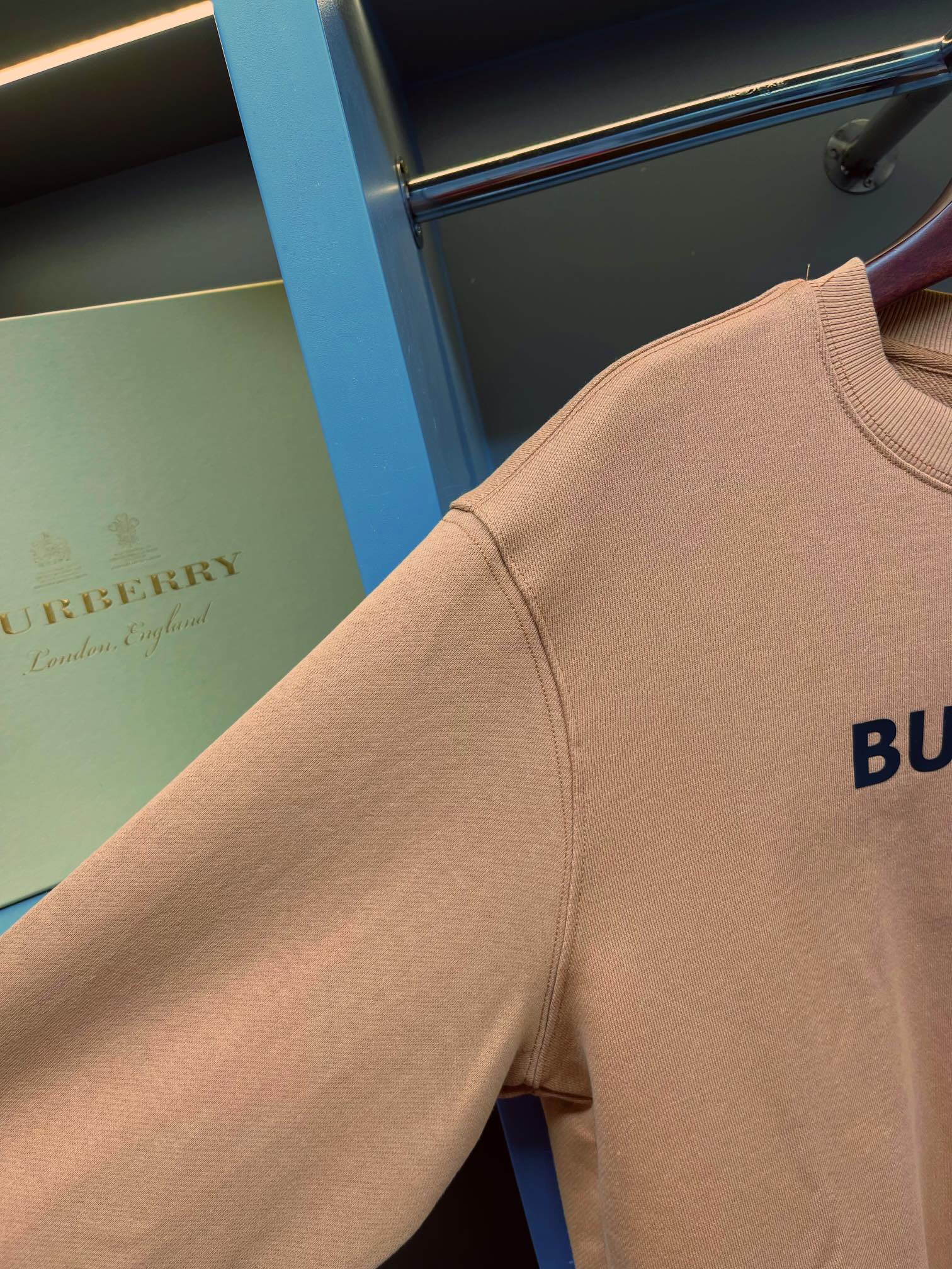 Burberry Unisex Sweatshirt Size S-XXL