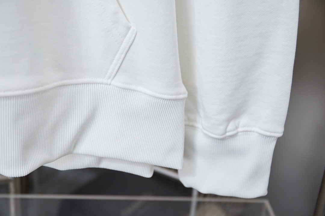 Burberry Unisex Sweatshirt Size S-XL