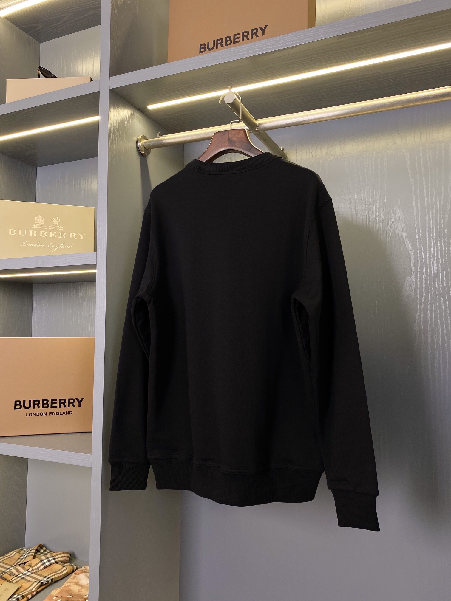 Burberry Unisex Sweatshirt Size S-XXL