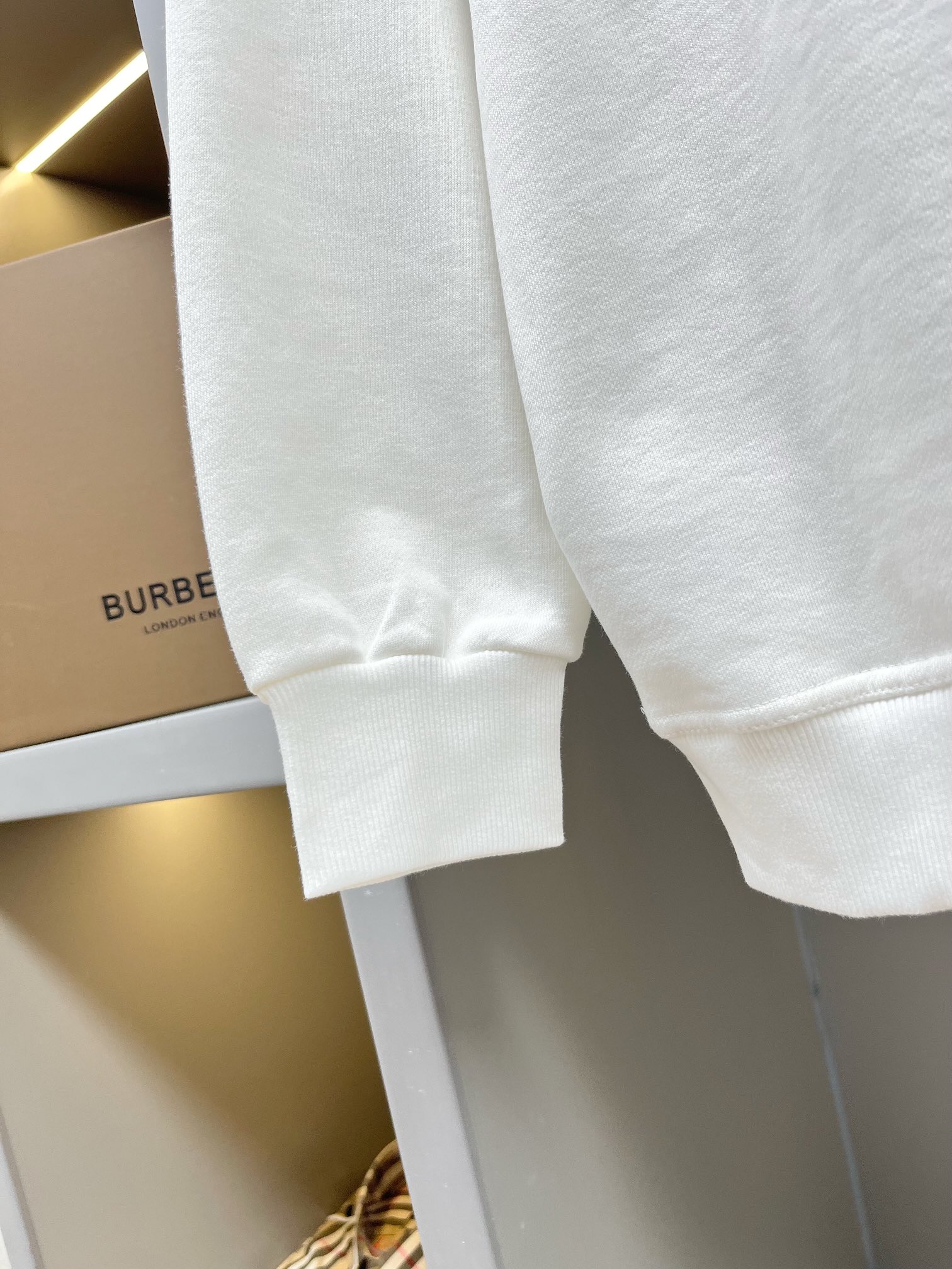 Burberry Unisex Sweatshirt Size S-XXL