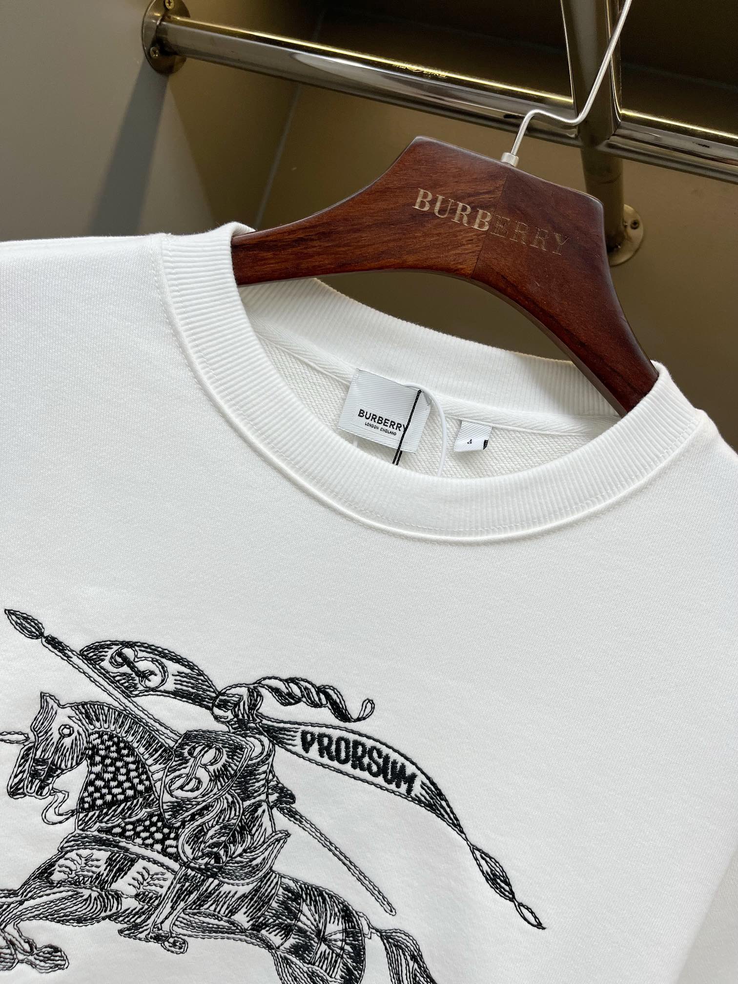 Burberry Unisex Sweatshirt Size S-XXL