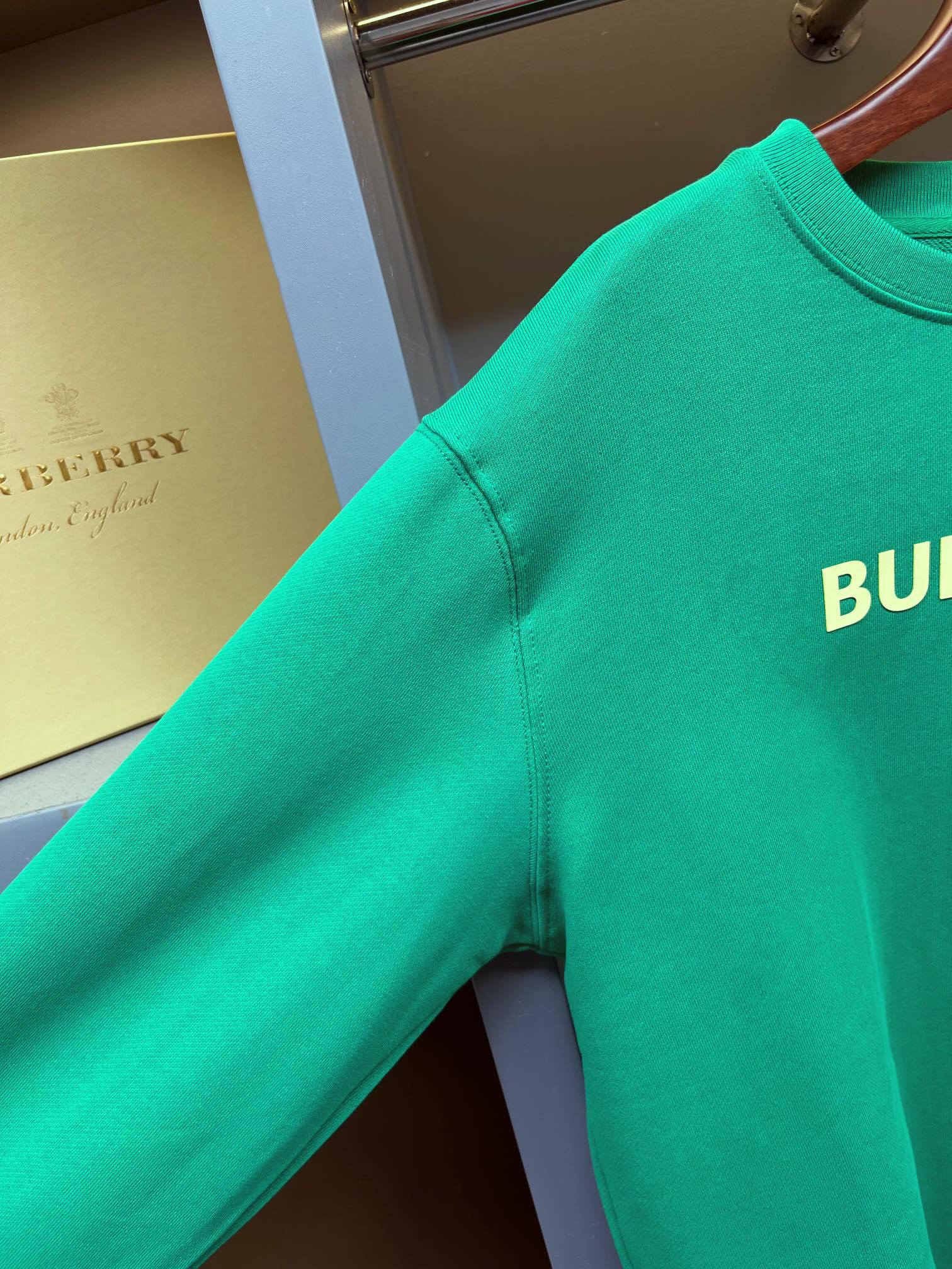 Burberry Unisex Sweatshirt Size S-XXL