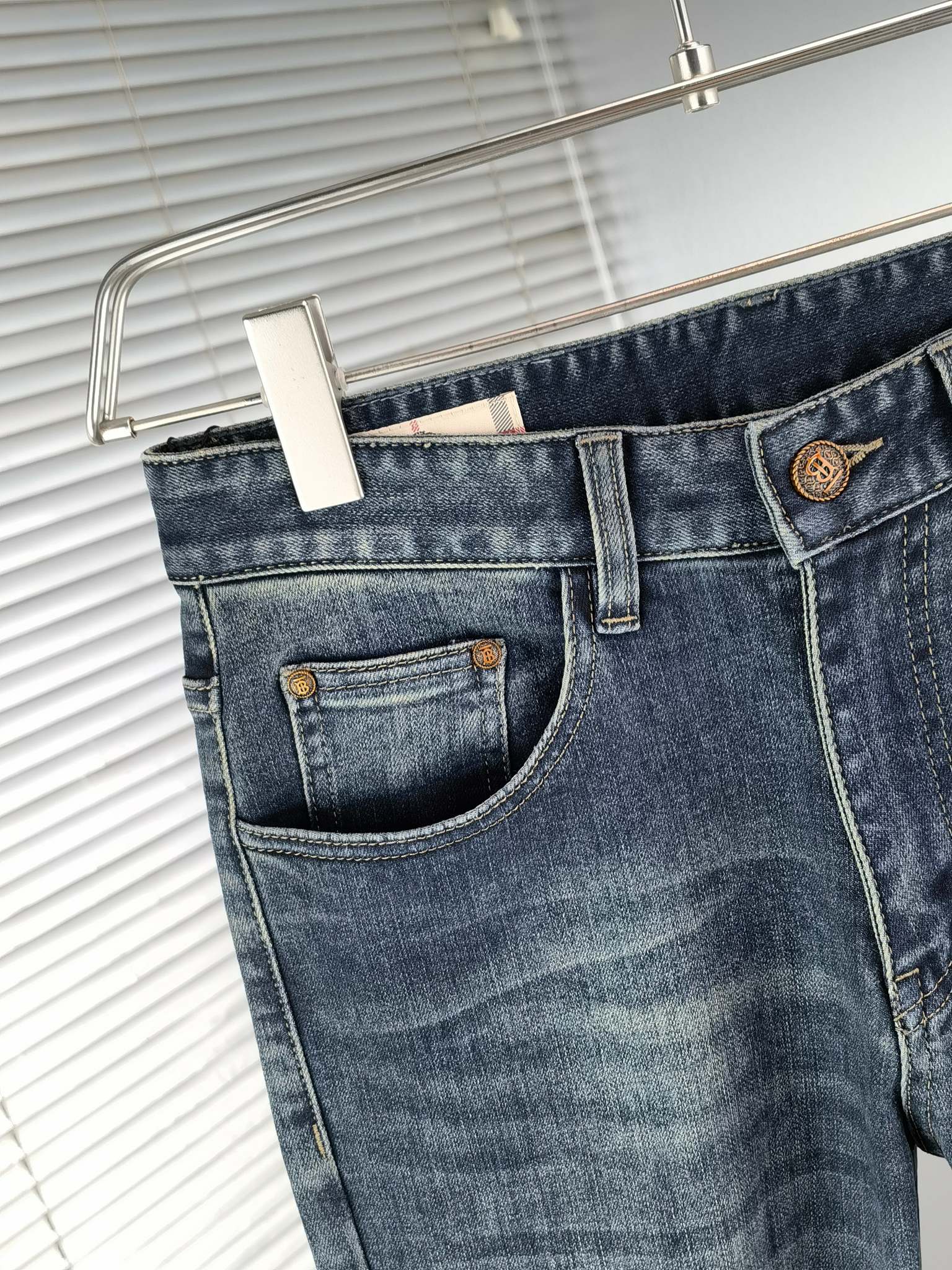 Burberry Jeans Men Size 29-42