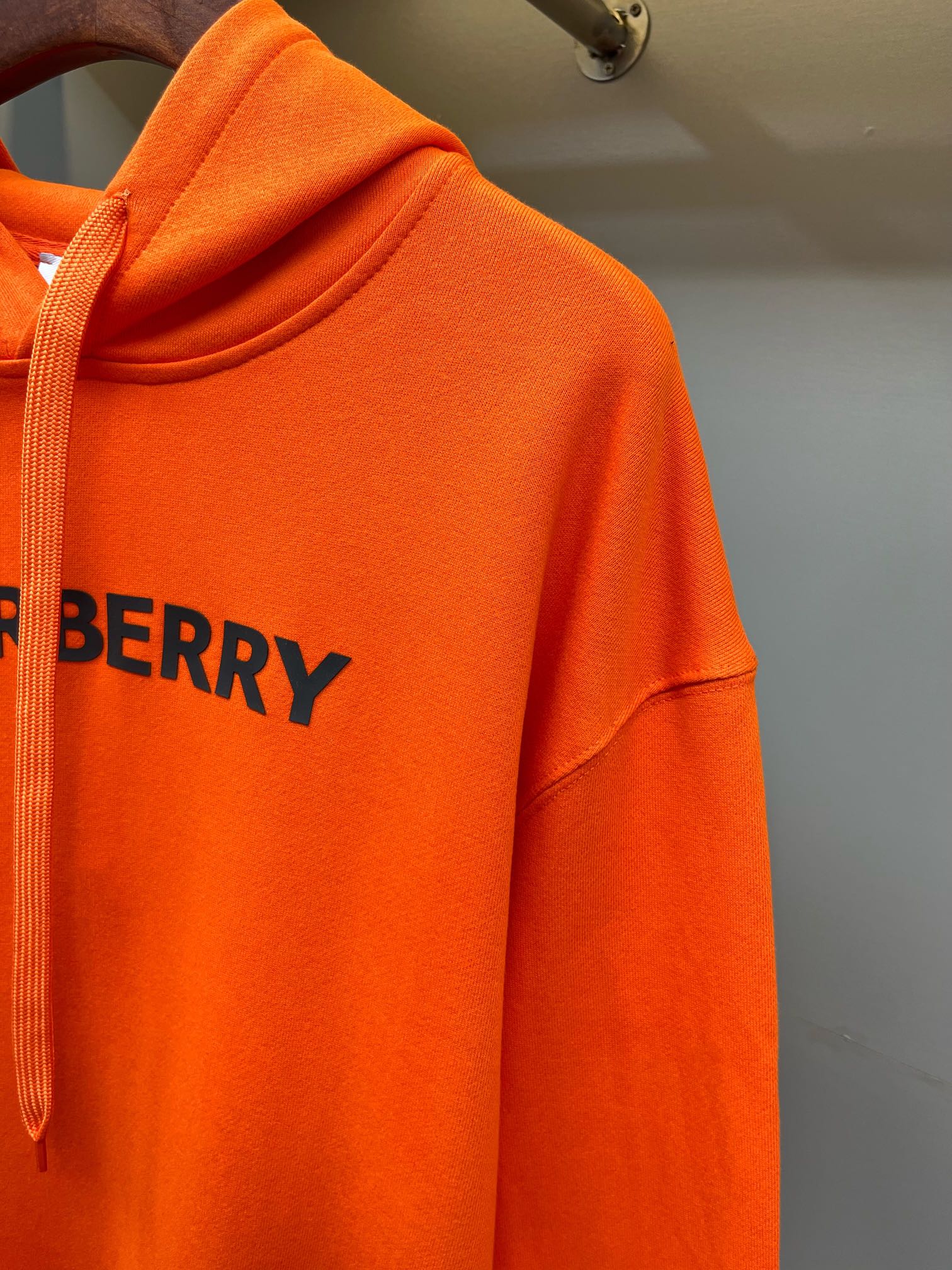 Burberry Unisex Sweatshirt Size S-XXL