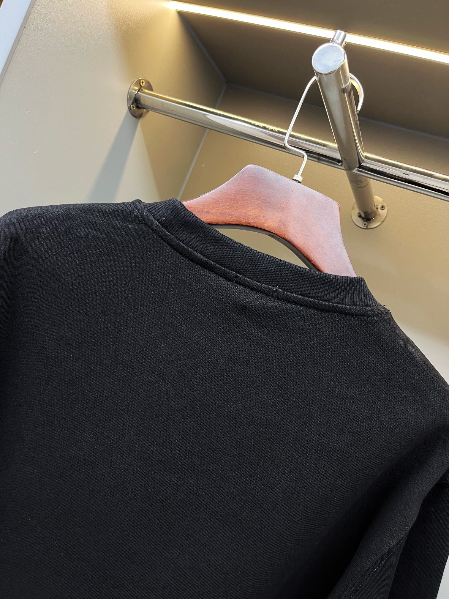 Burberry Unisex Sweatshirt Size S-XXL