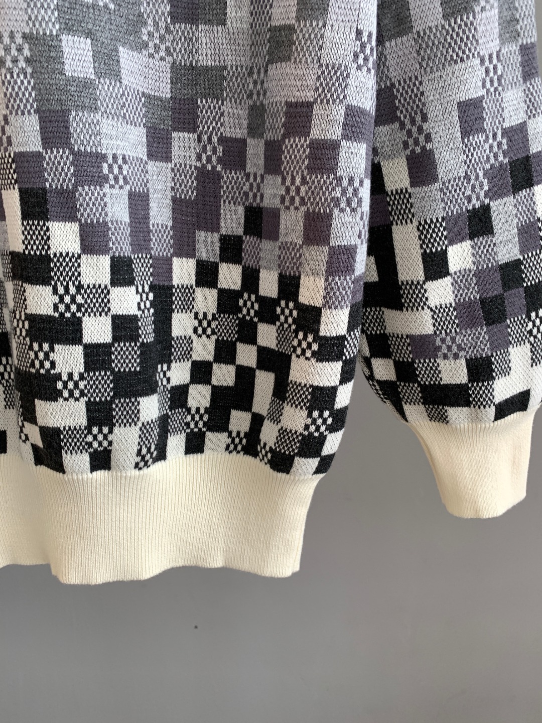 Louis Vuitton Unisex Sweatshirt Size S-XXL