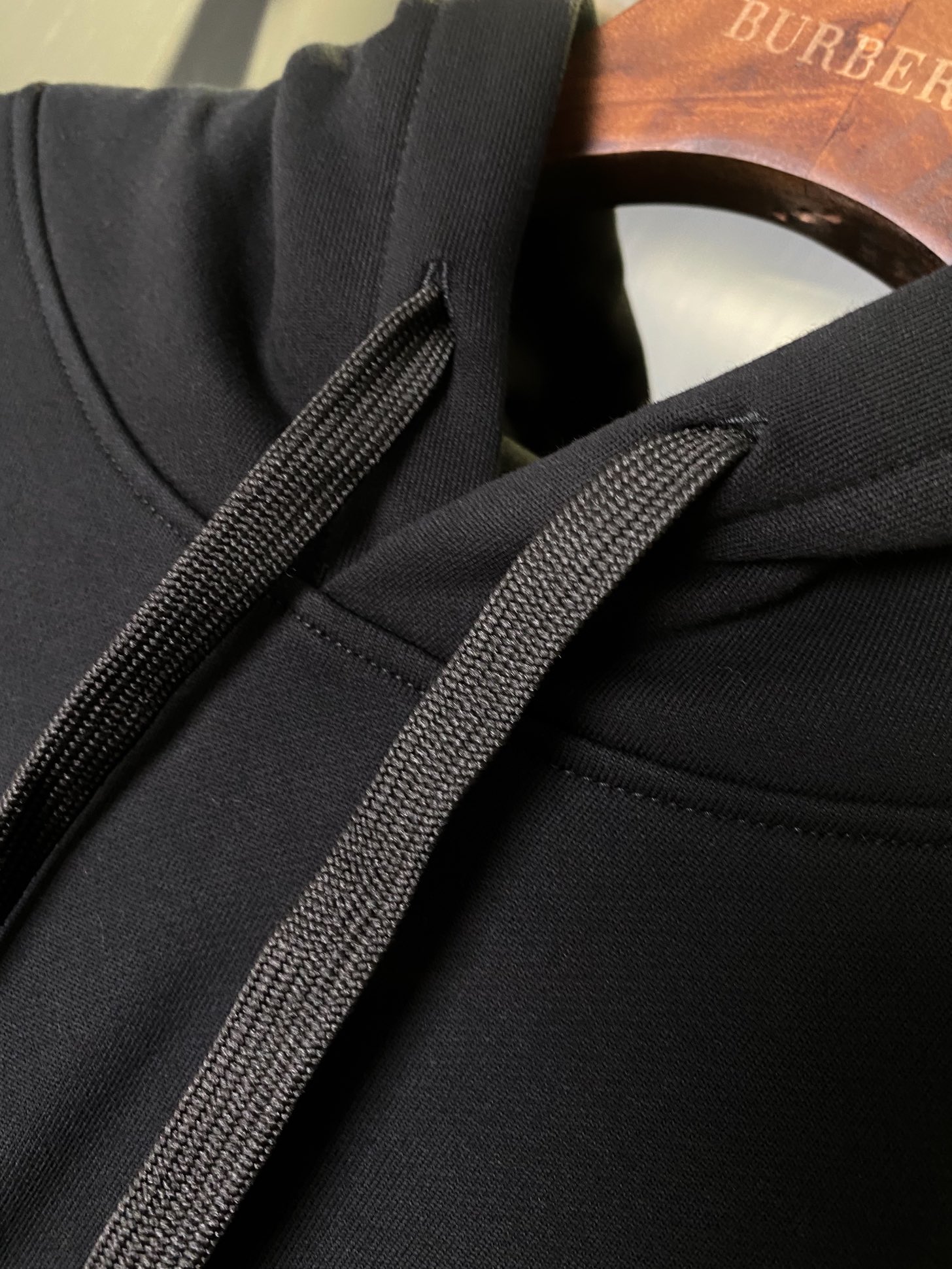 Burberry Unisex Sweatshirt Size S-XXL