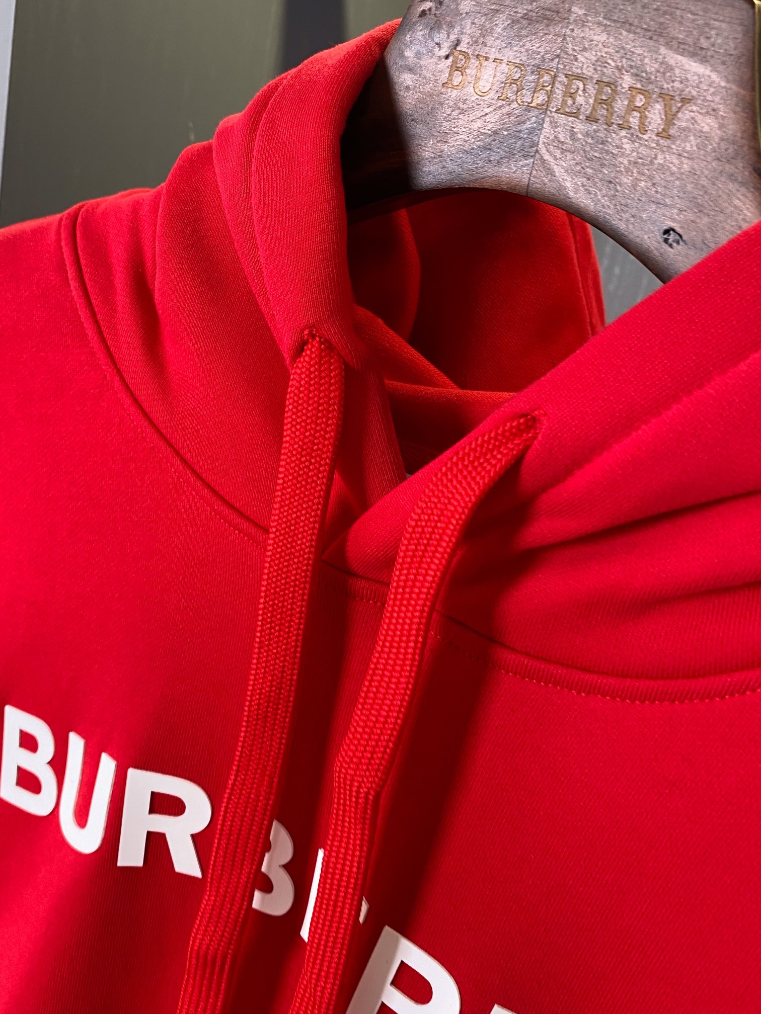 Burberry Unisex Sweatshirt Size S-XXL