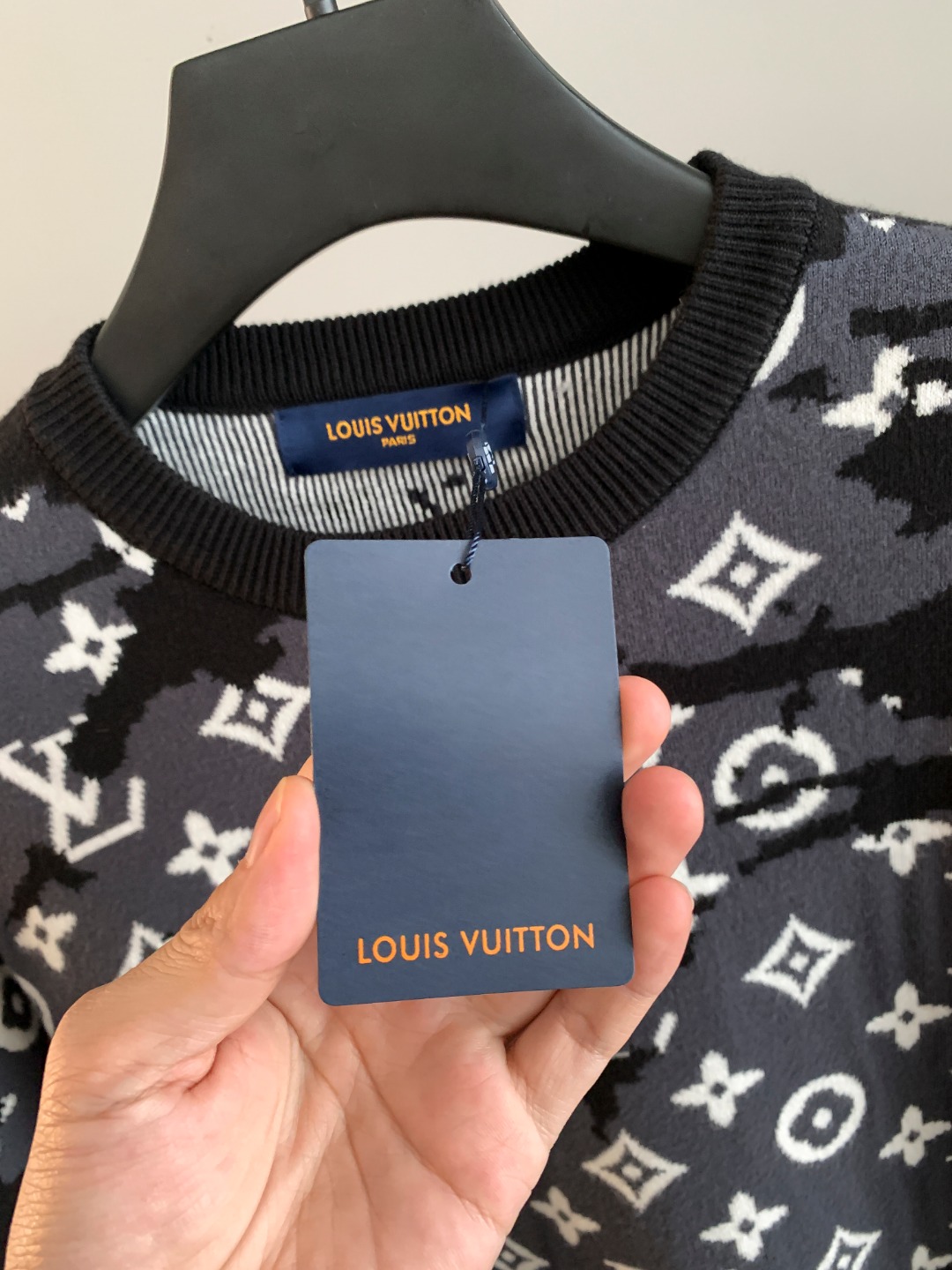Louis Vuitton Unisex Sweatshirt Size S-XXL