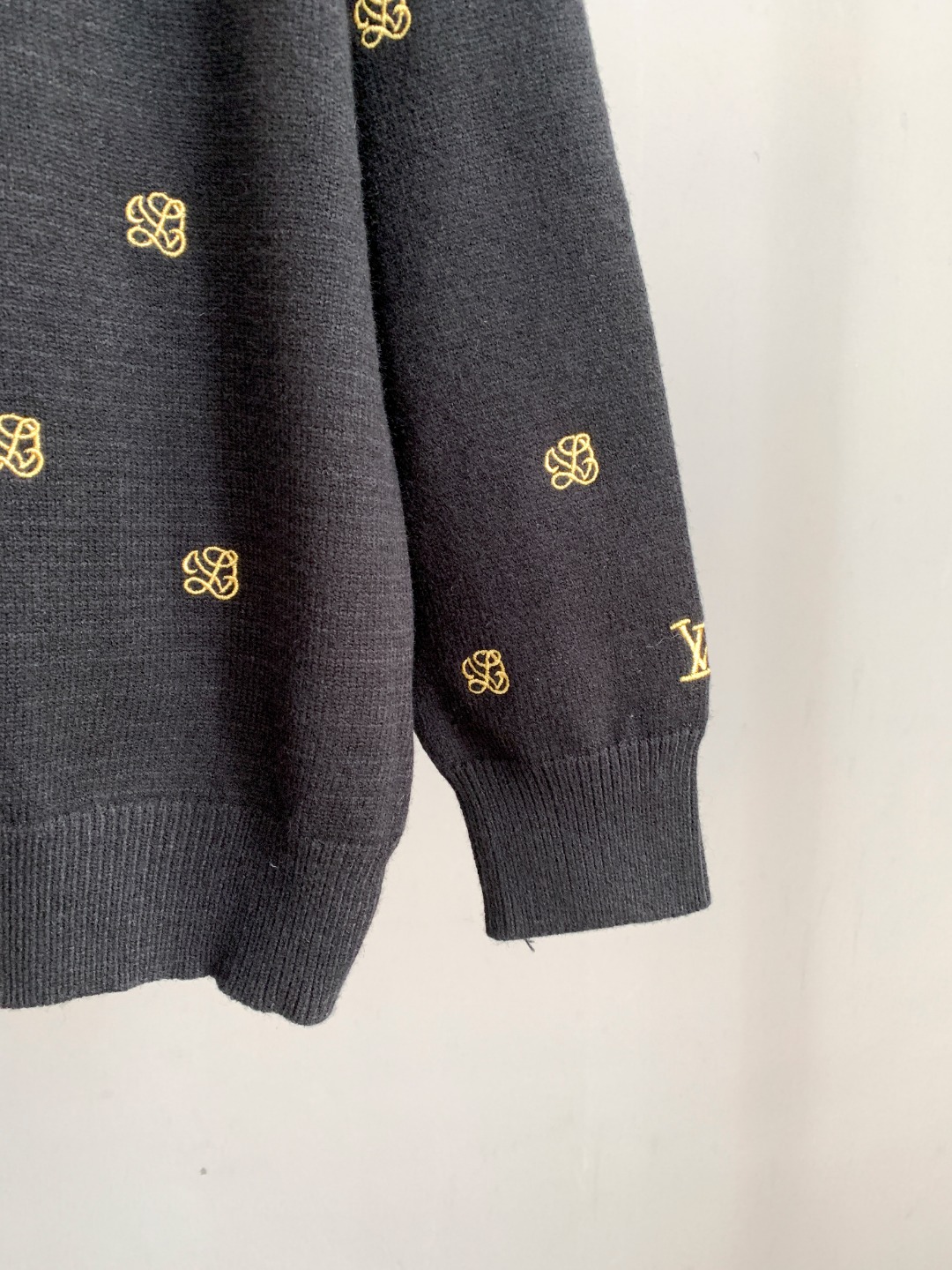 Louis Vuitton Unisex Sweatshirt Size S-XXL