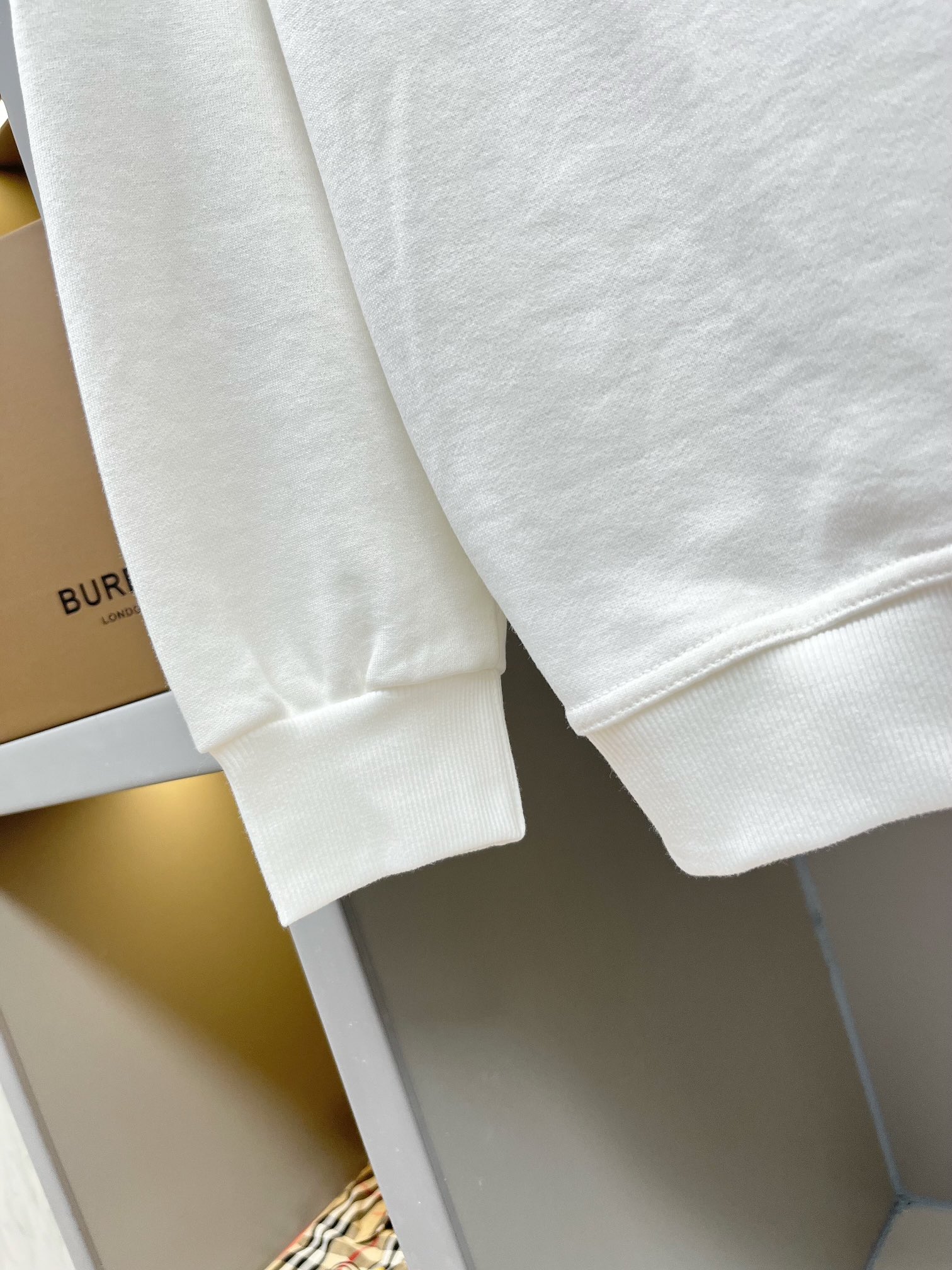 Burberry Unisex Sweatshirt Size S-XXL