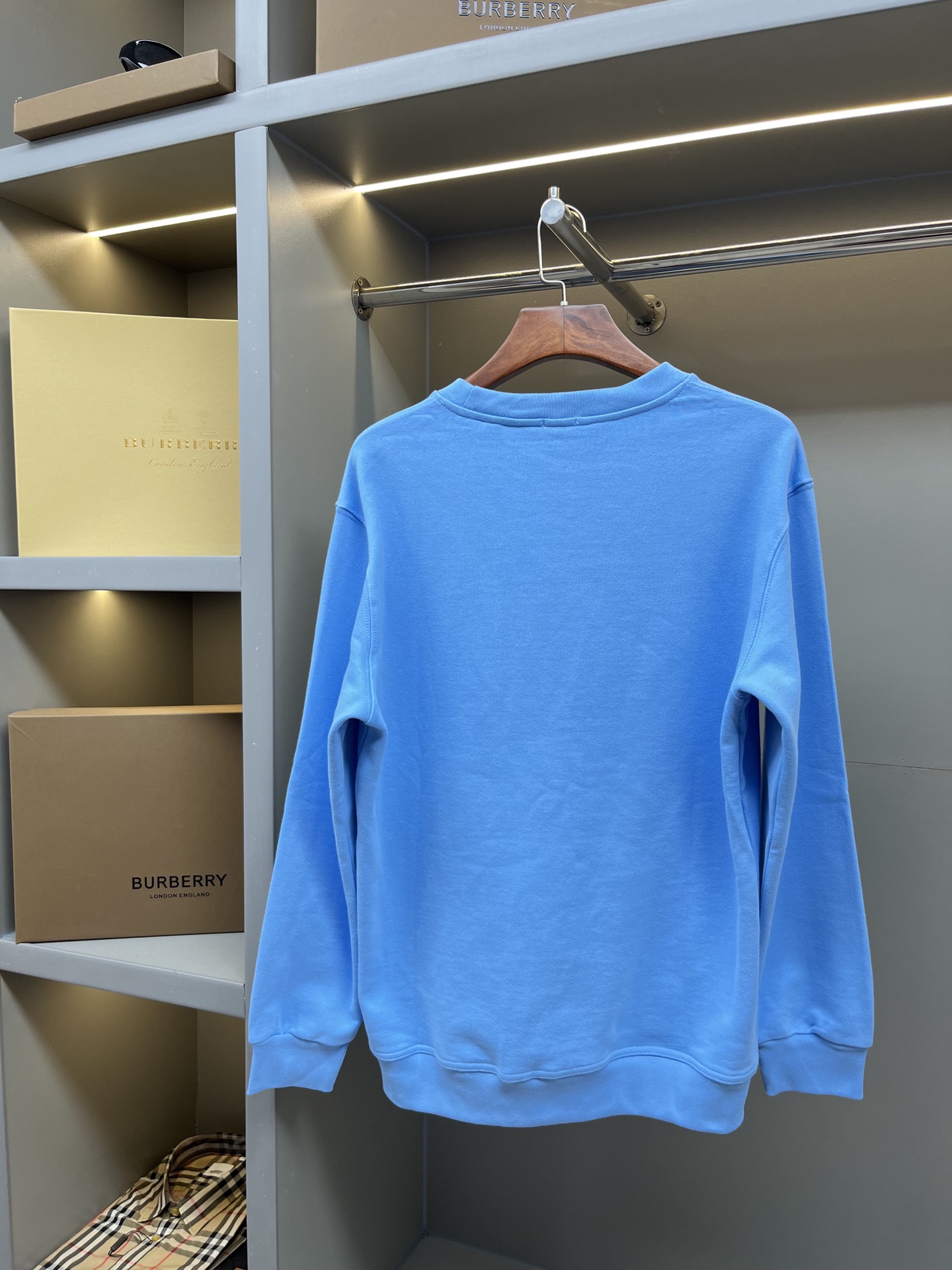 Burberry Unisex Sweatshirt Size S-XXL