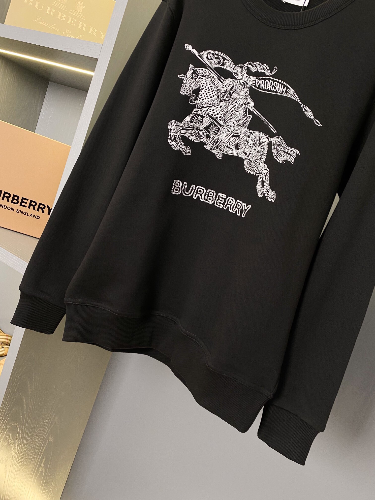 Burberry Unisex Sweatshirt Size S-XXL