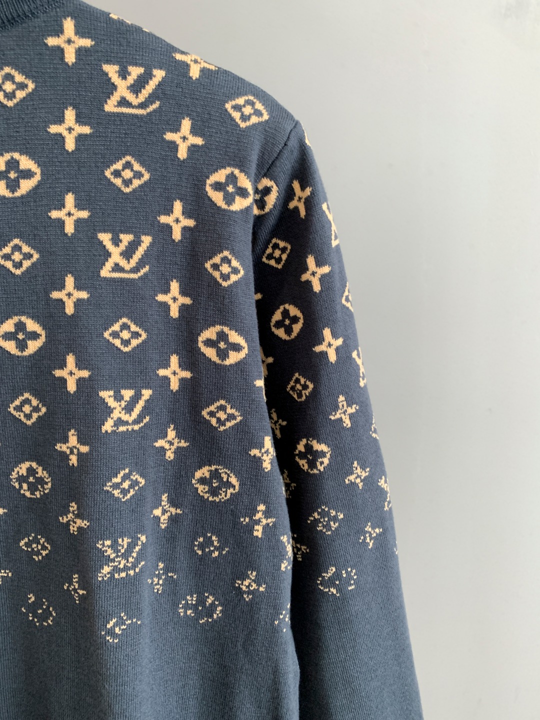 Louis Vuitton Unisex Sweatshirt Size S-XXL
