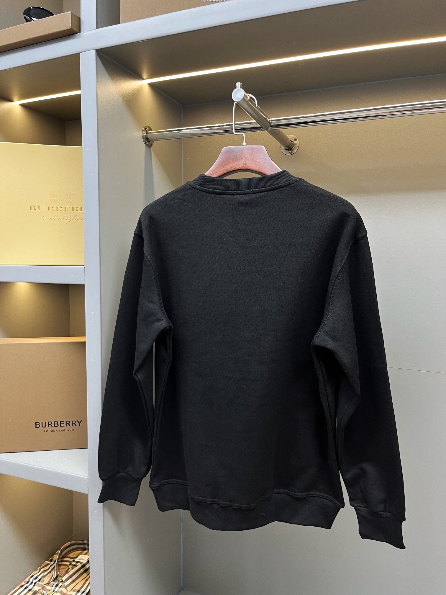 Burberry Unisex Sweatshirt Size S-XXL