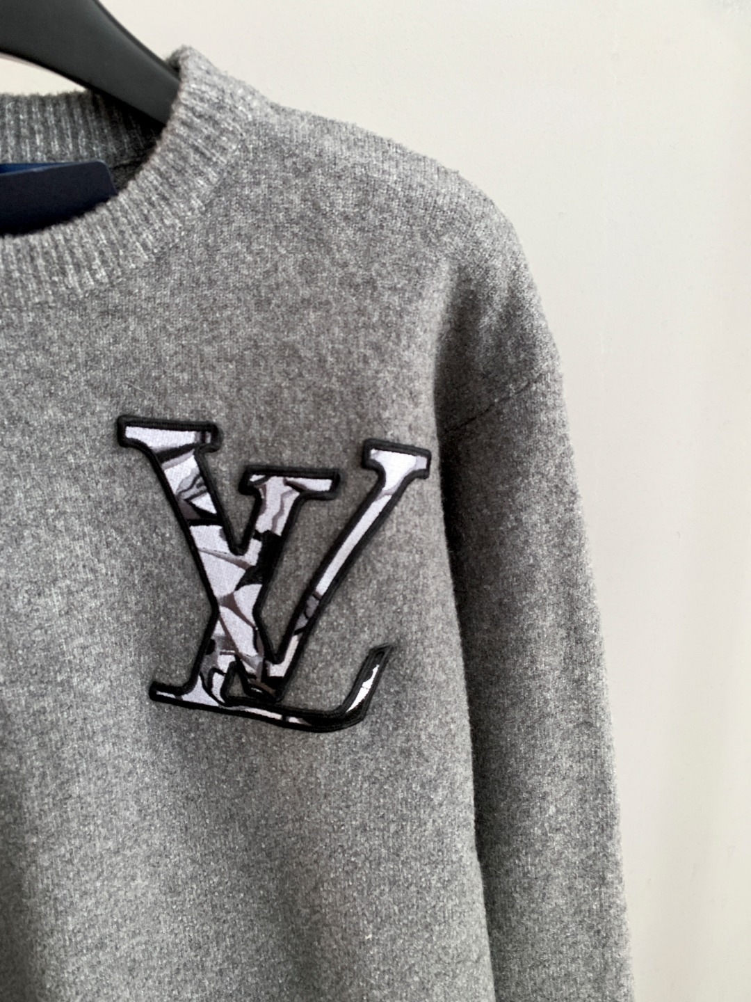 Louis Vuitton Unisex Sweatshirt Size S-XXL