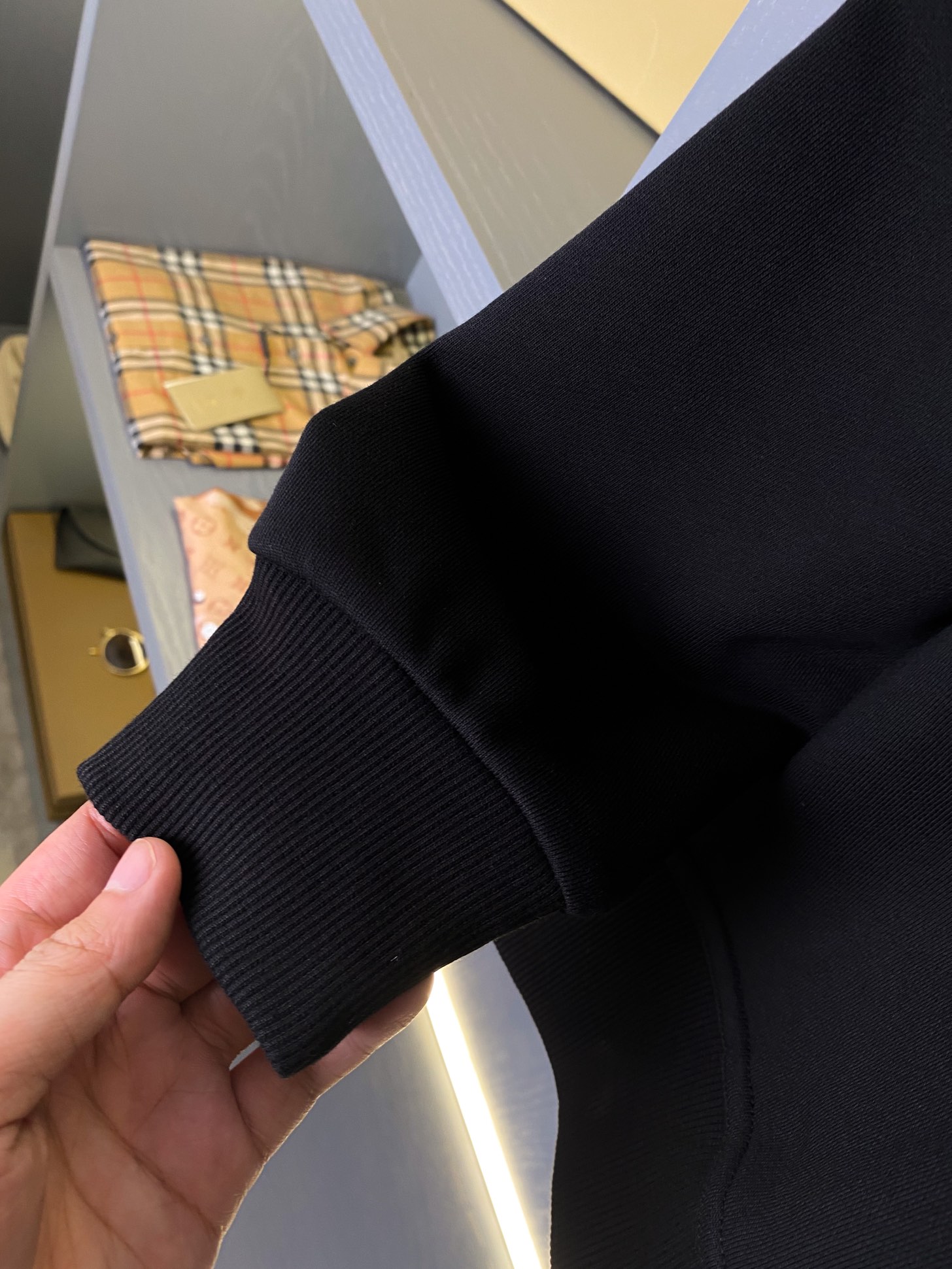 Burberry Unisex Sweatshirt Size S-XXL