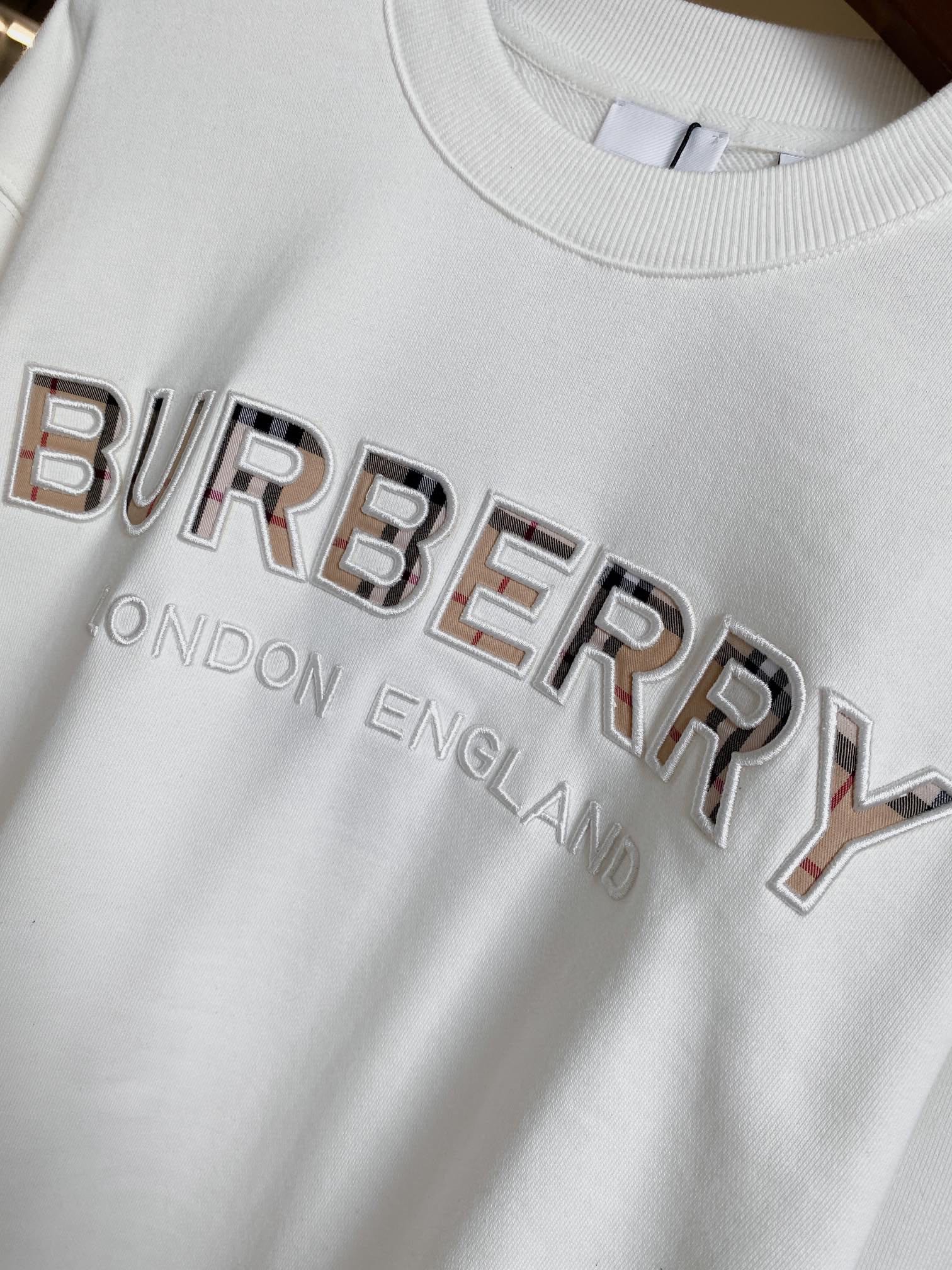 Burberry Unisex Sweatshirt Size S-XXL
