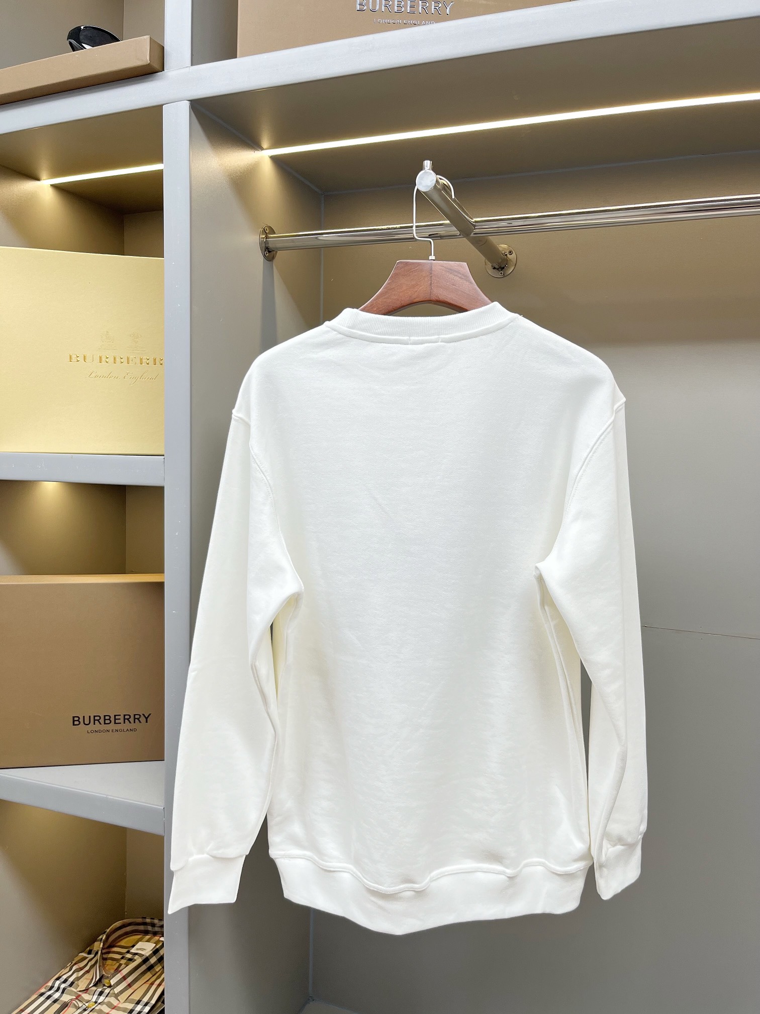 Burberry Unisex Sweatshirt Size S-XXL