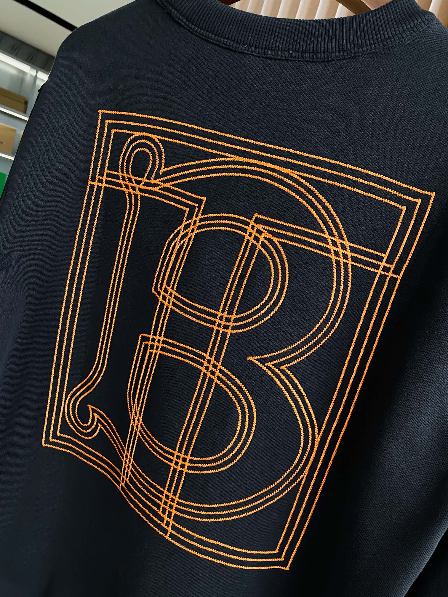 Burberry Unisex Sweatshirt Size S-XXL