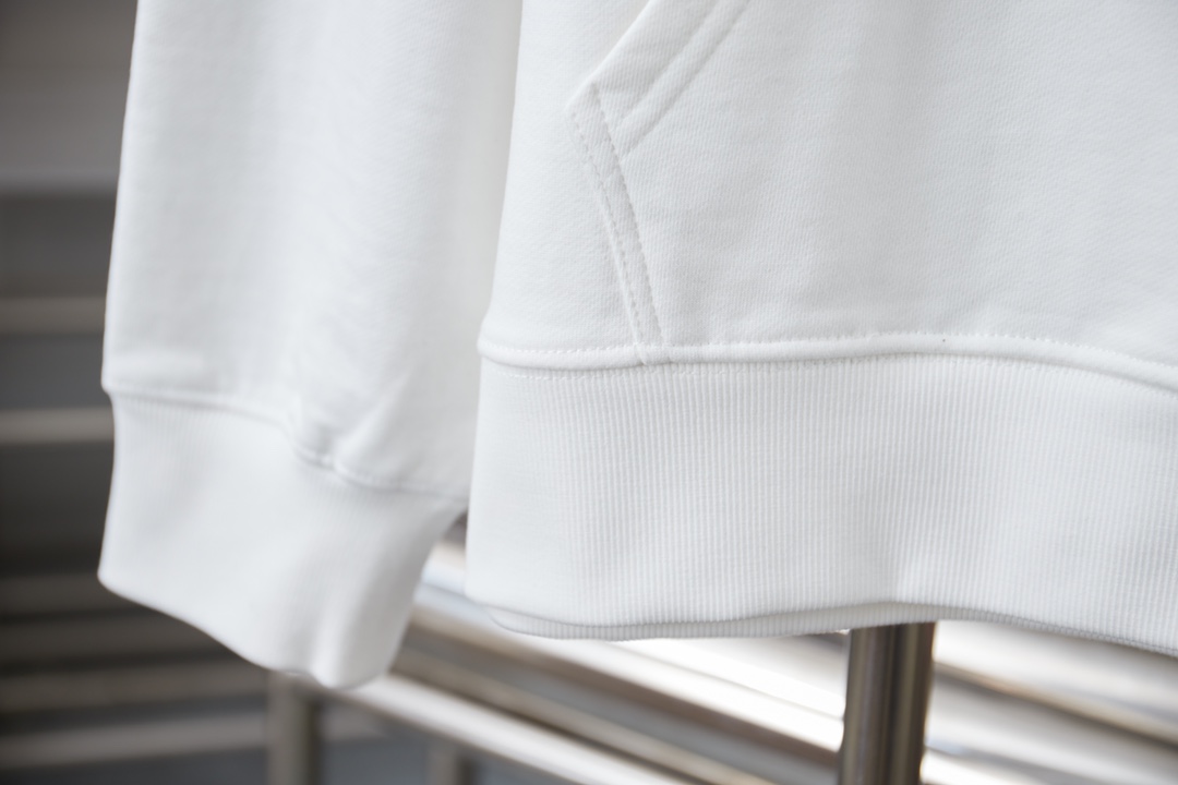 Burberry Unisex Sweatshirt Size S-XL