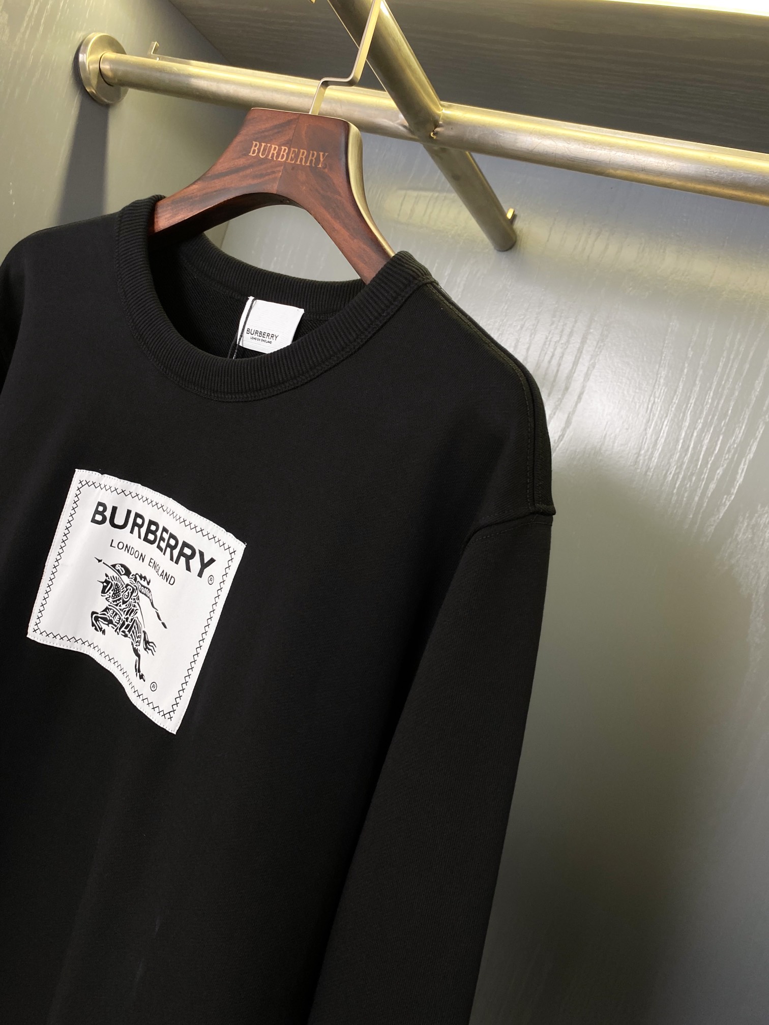 Burberry Unisex Sweatshirt Size S-XXL