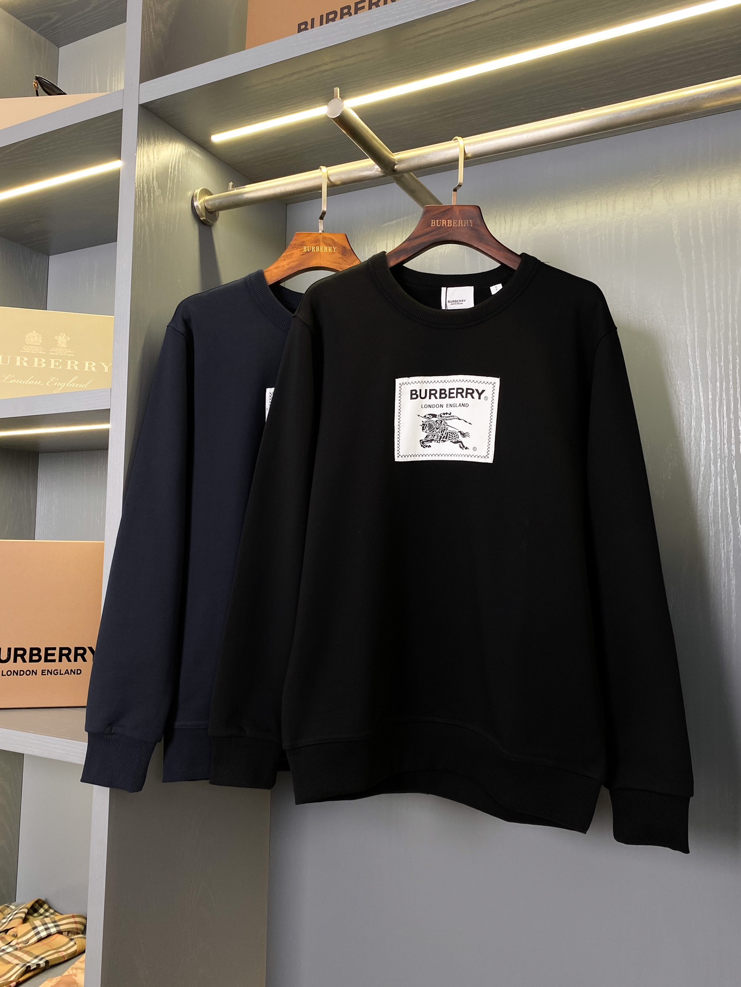 Burberry Unisex Sweatshirt Size S-XXL