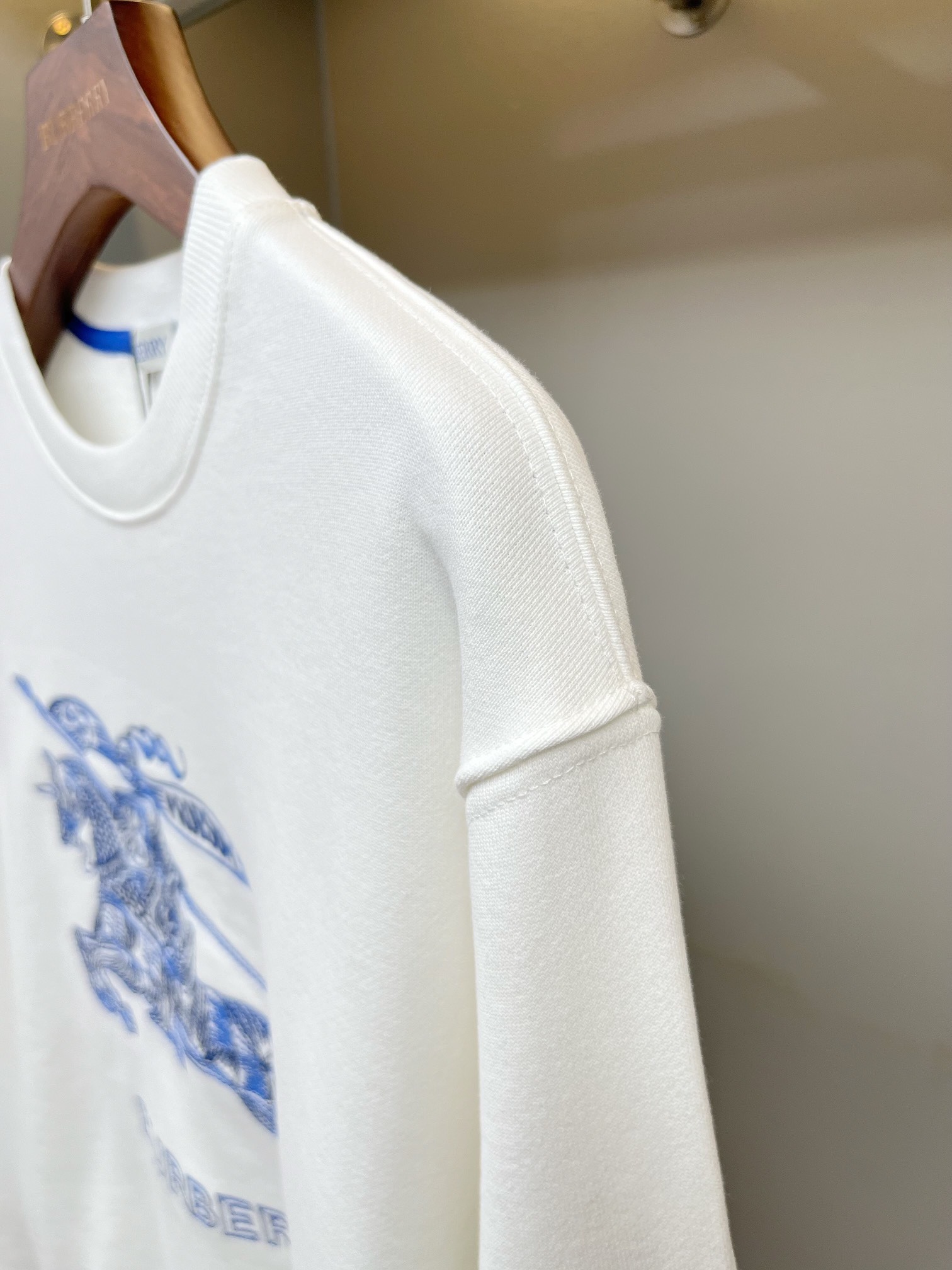 Burberry Unisex Sweatshirt Size S-XXL