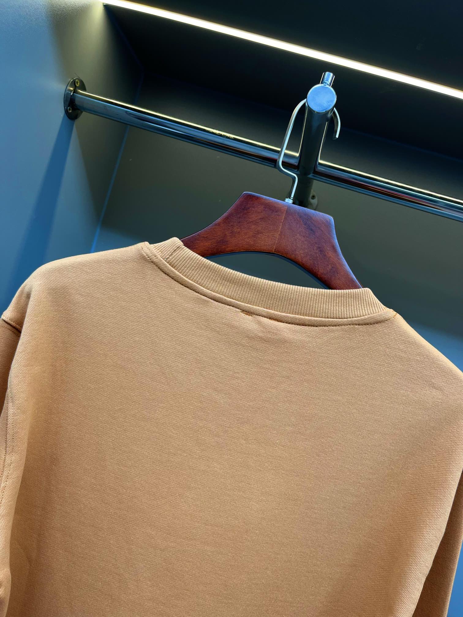 Burberry Unisex Sweatshirt Size S-XXL