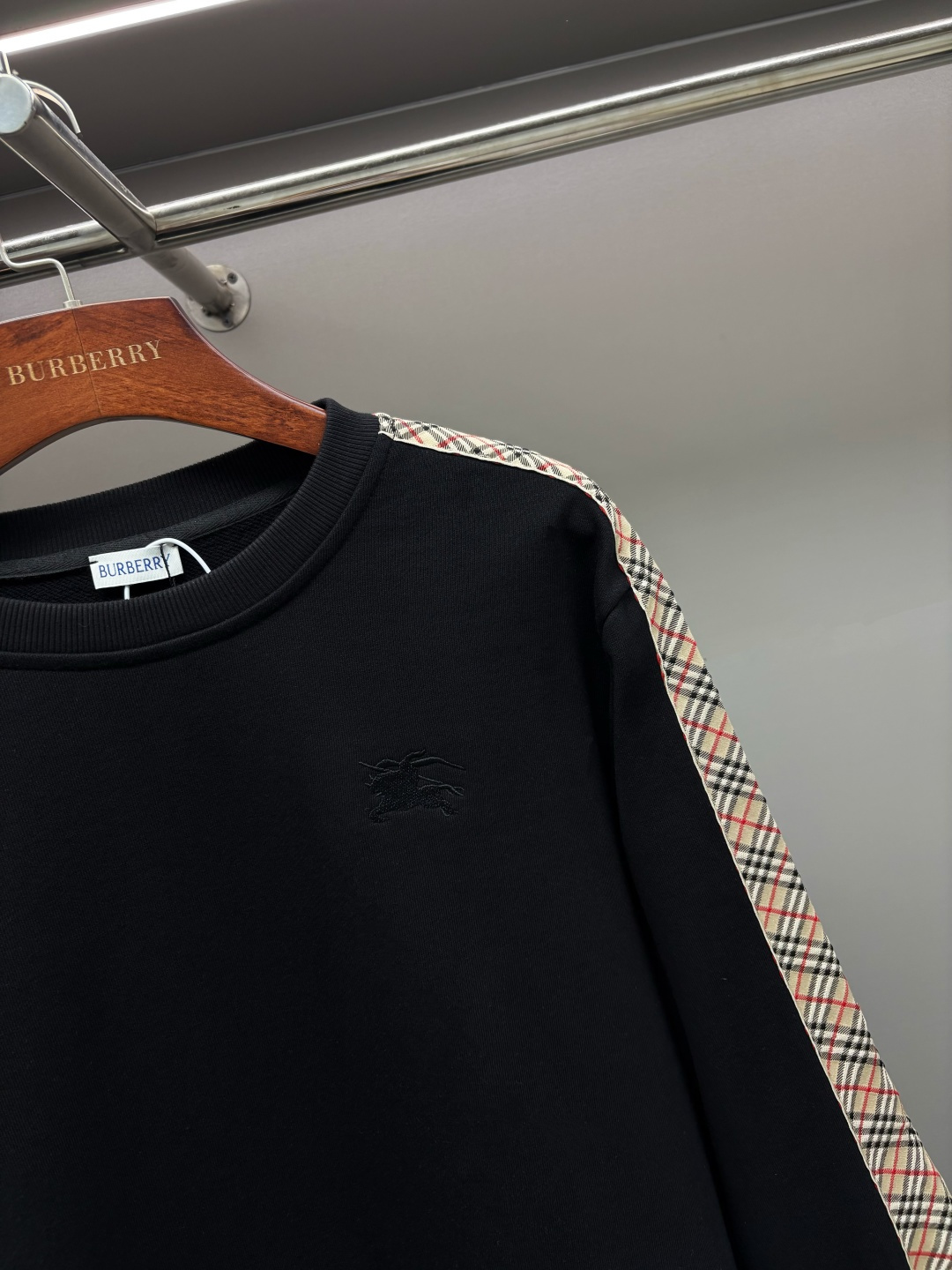 Burberry Unisex Sweatshirt Size S-XXL