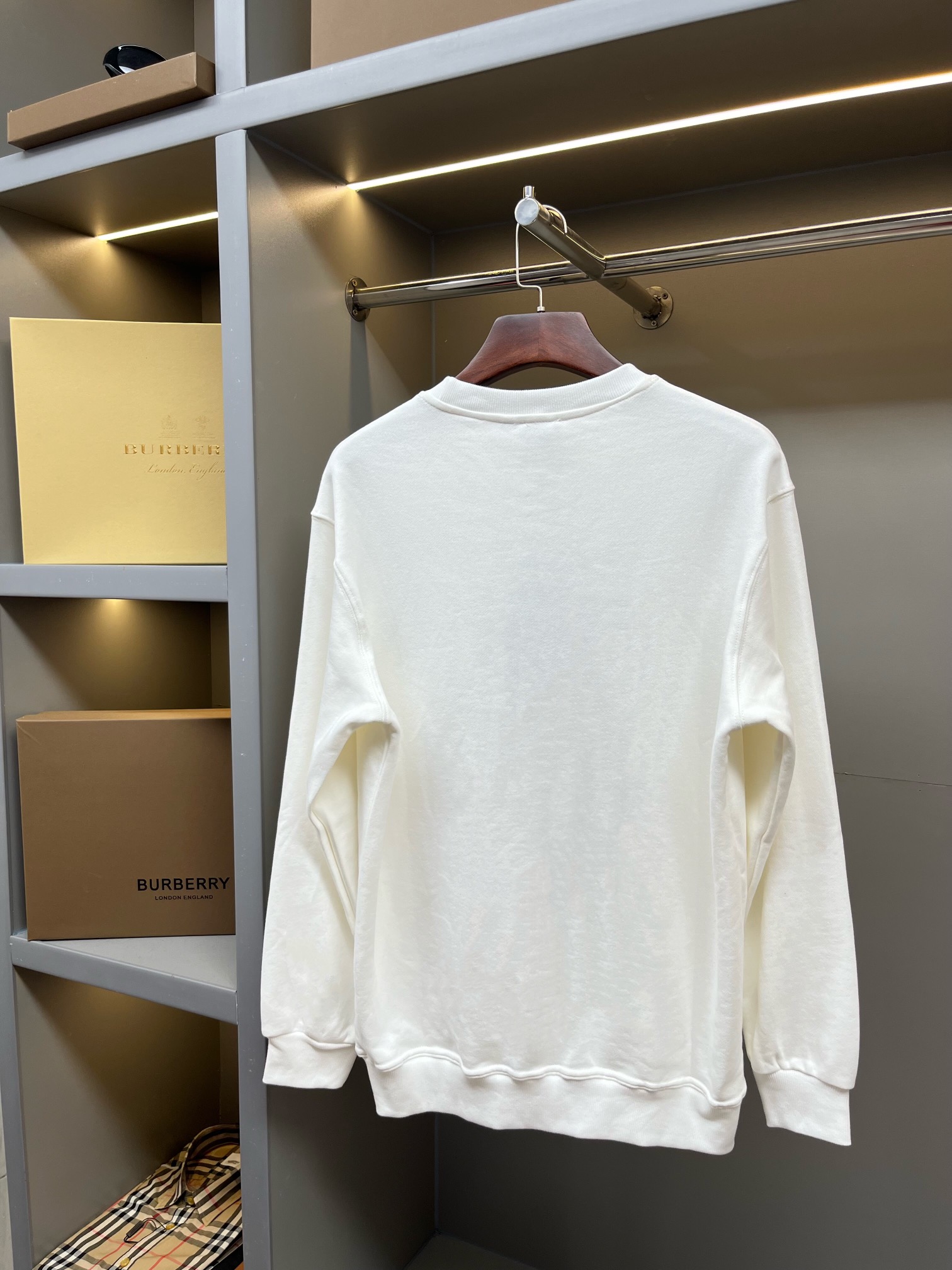 Burberry Unisex Sweatshirt Size S-XXL