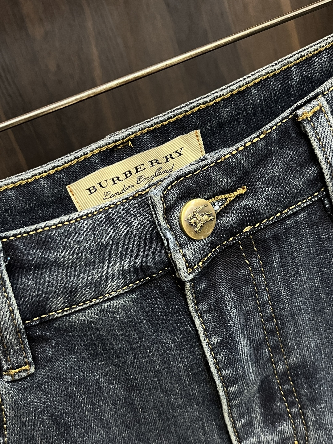 Burberry Jeans Men Size 29-38