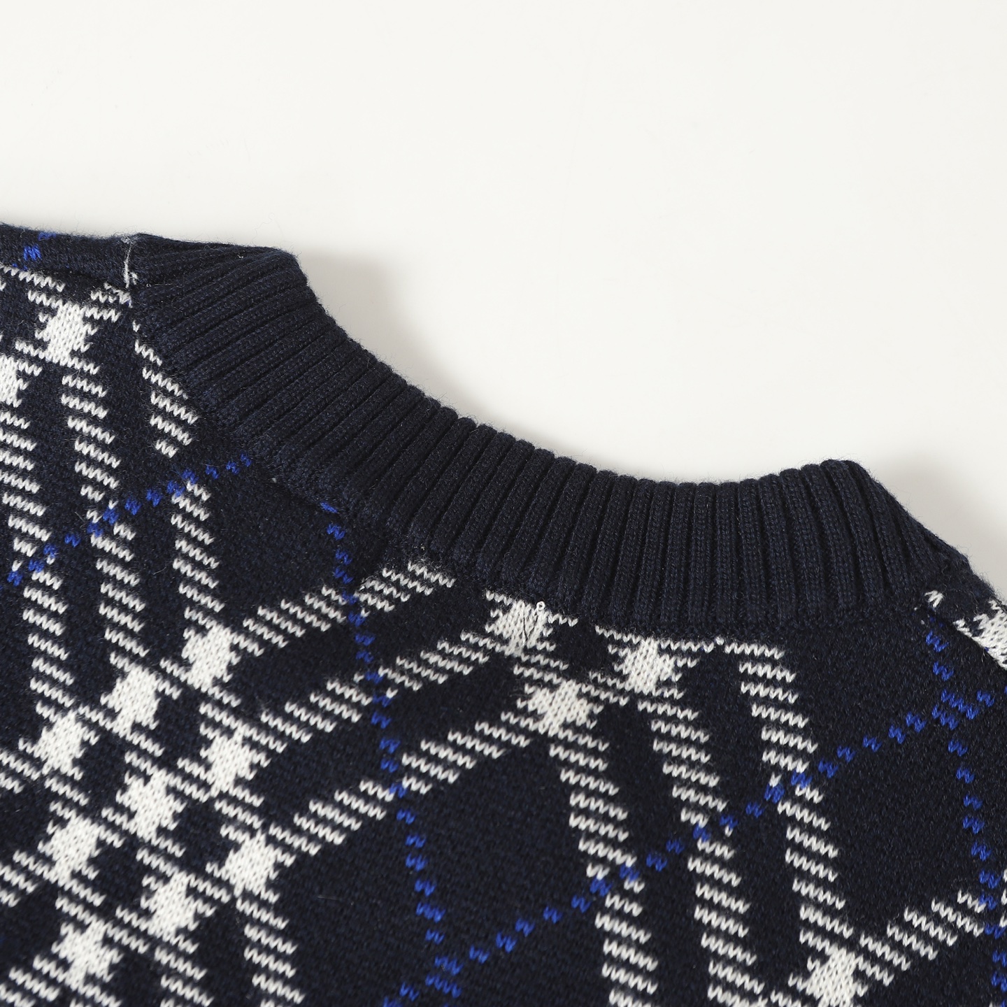 Burberry Unisex Sweatshirt Size S-L