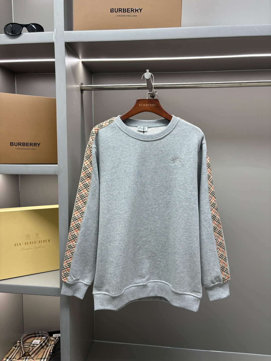 Burberry Unisex Sweatshirt Size S-XXL