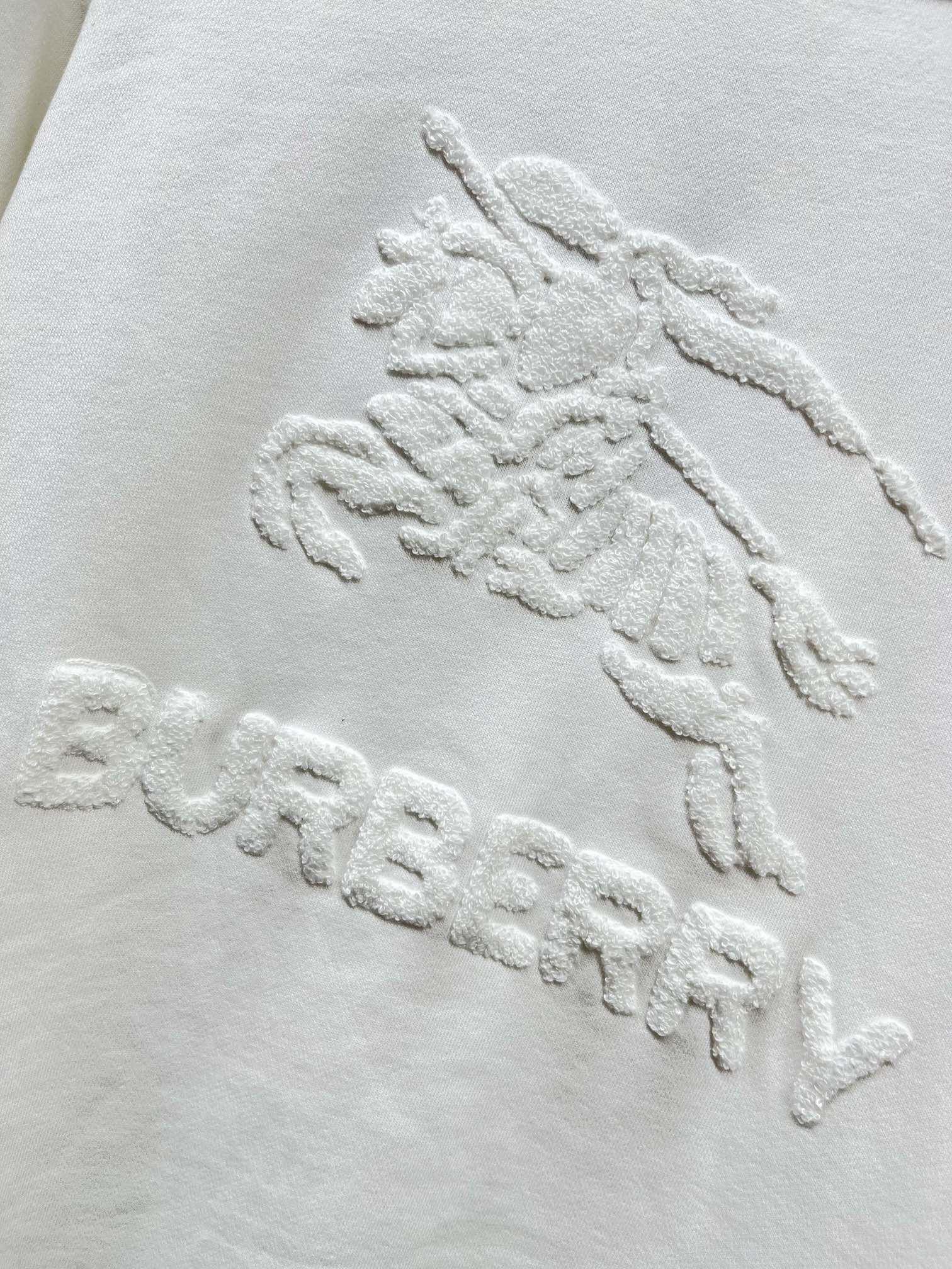 Burberry Unisex Sweatshirt Size S-XXL