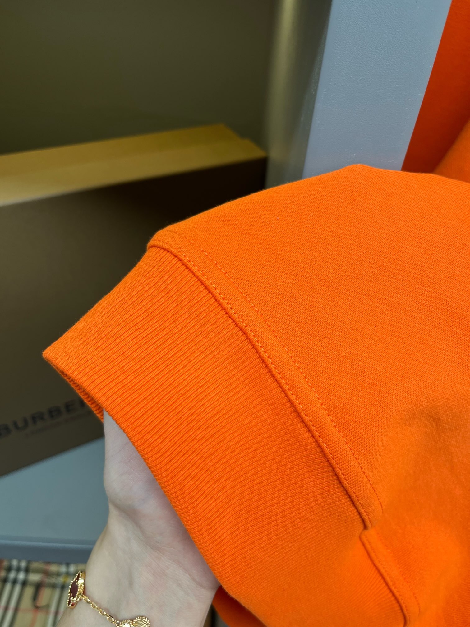 Burberry Unisex Sweatshirt Size S-XXL