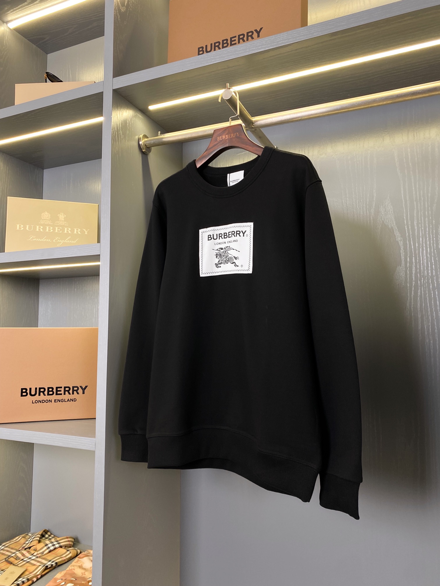 Burberry Unisex Sweatshirt Size S-XXL