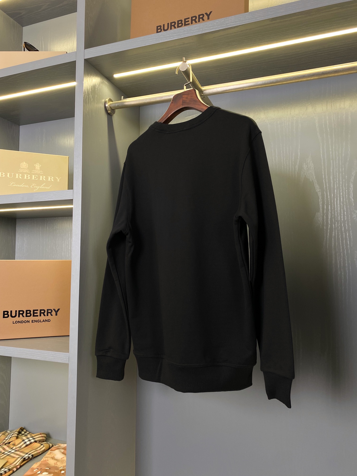 Burberry Unisex Sweatshirt Size S-XXL