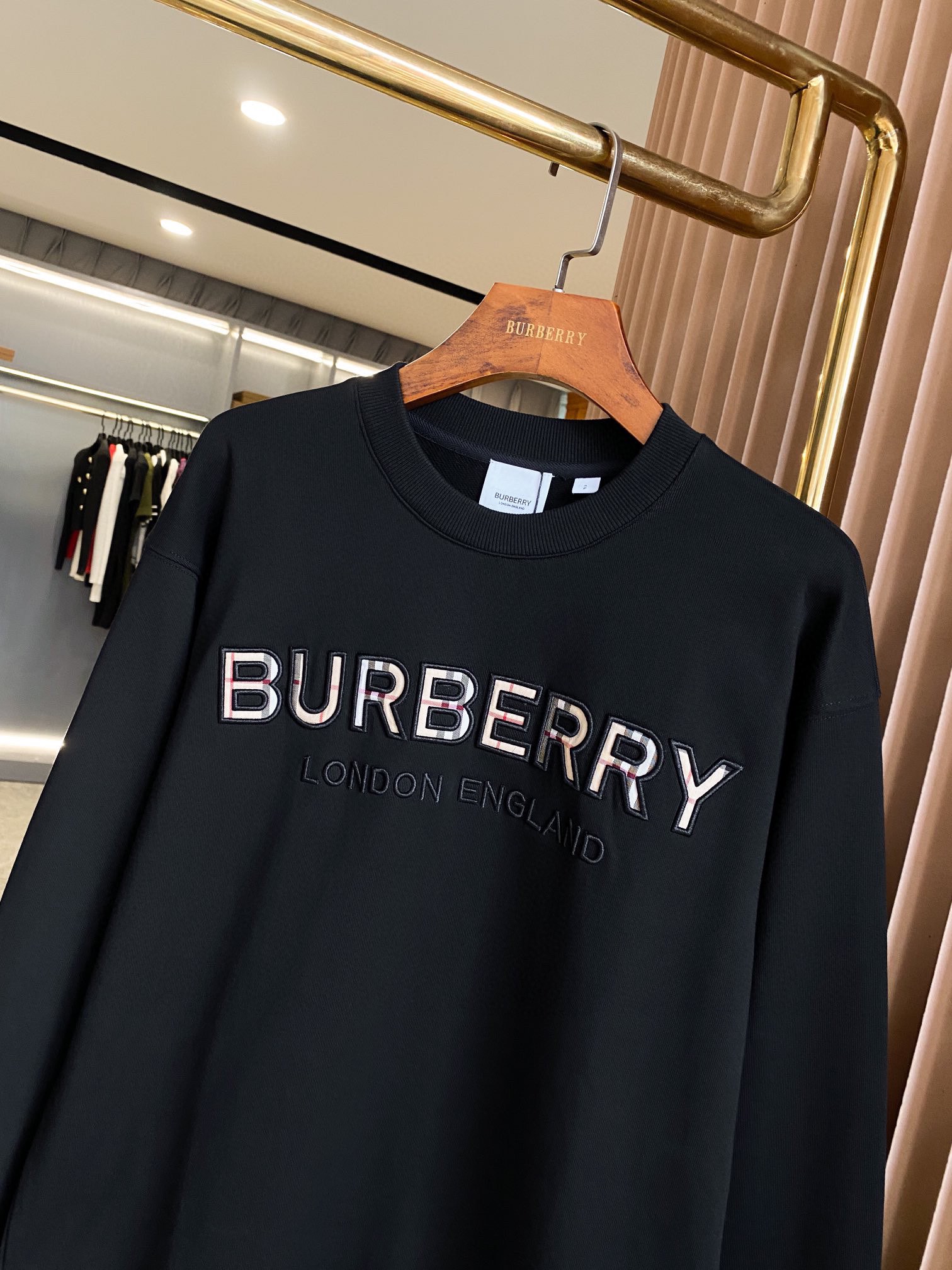 Burberry Unisex Sweatshirt Size S-XXL