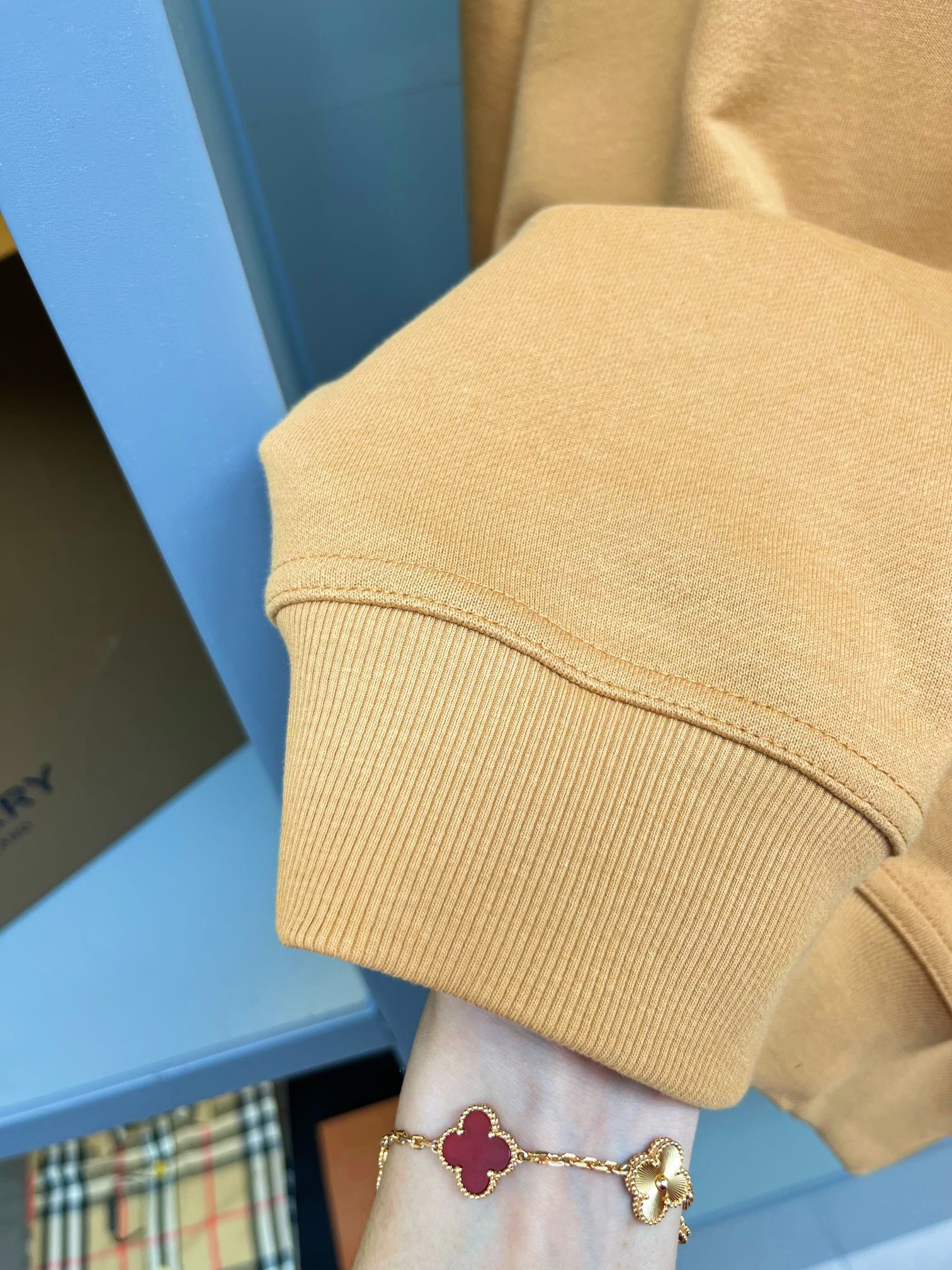 Burberry Unisex Sweatshirt Size S-XXL