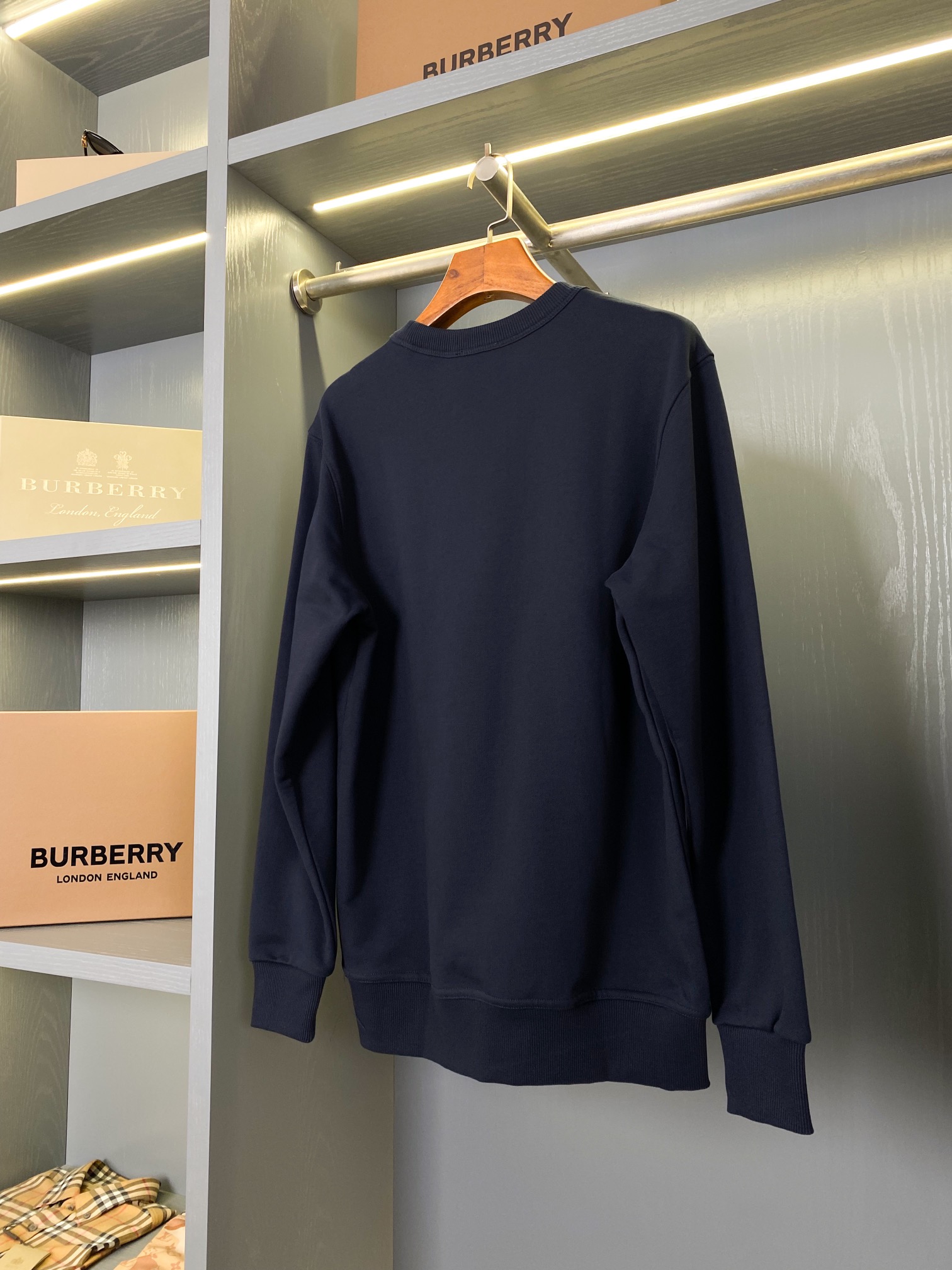 Burberry Unisex Sweatshirt Size S-XXL
