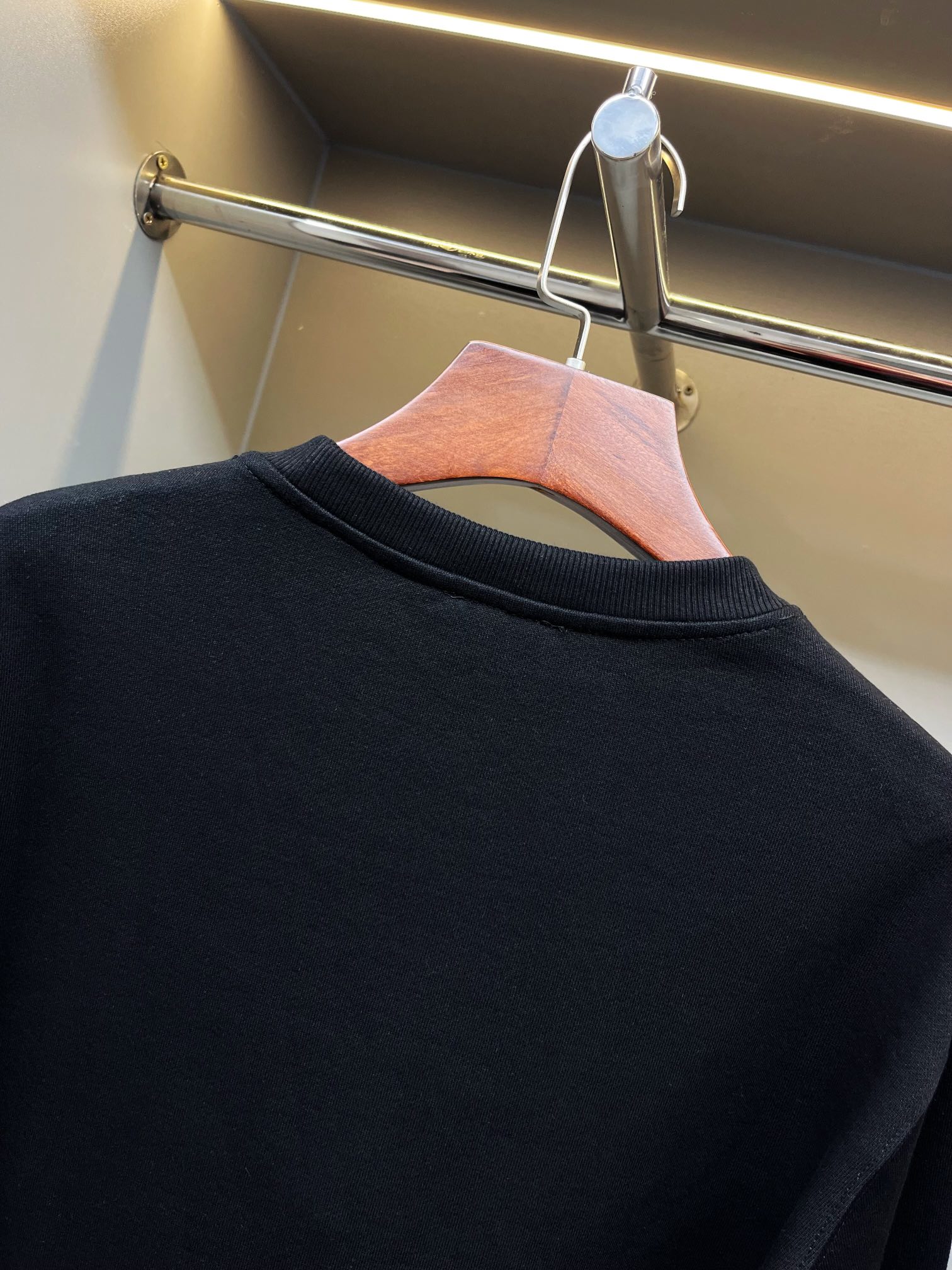 Burberry Unisex Sweatshirt Size S-XXL